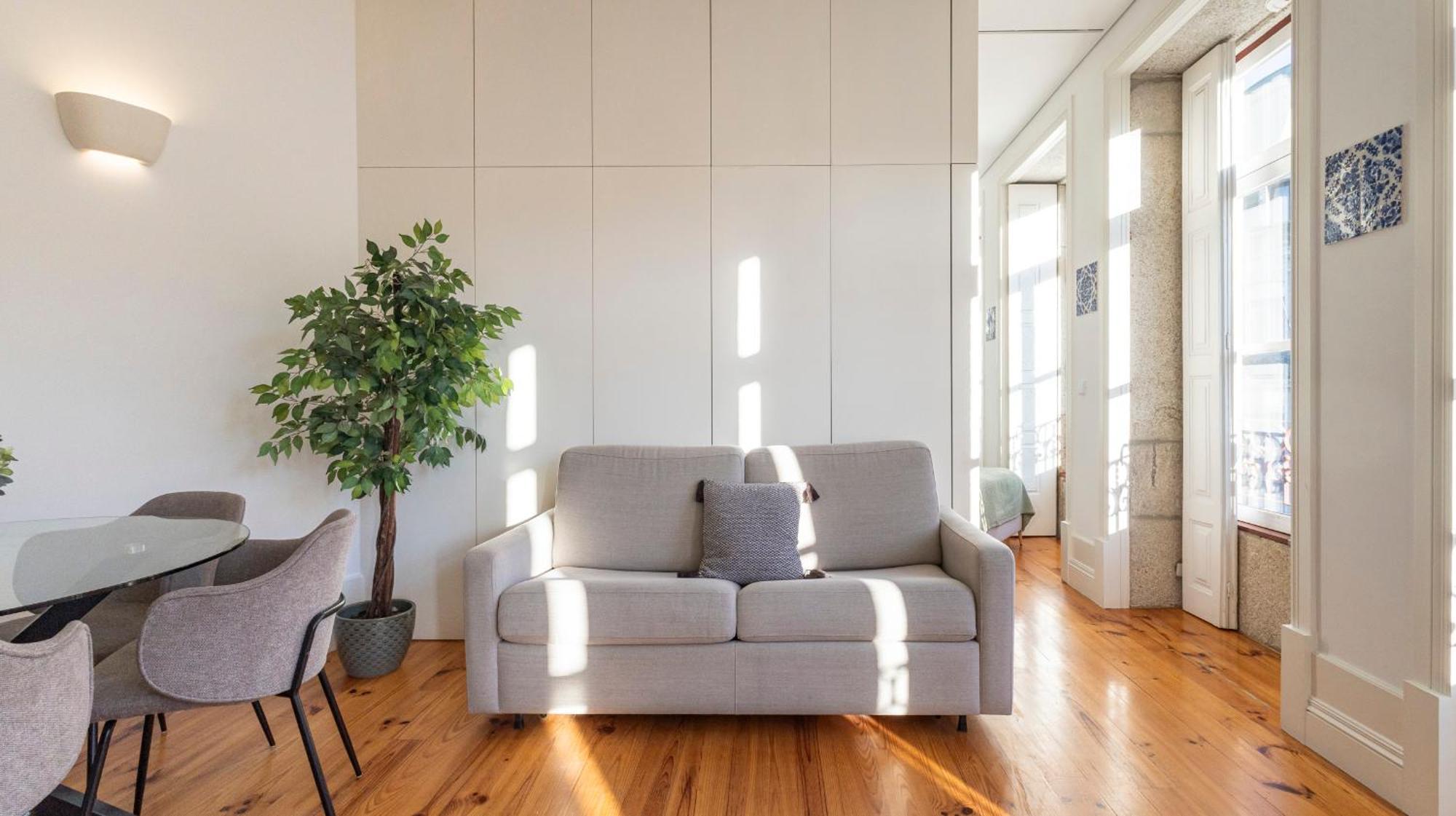 Bright Flat Few Steps To Aliados Av By Lovelystay Apartment Porto