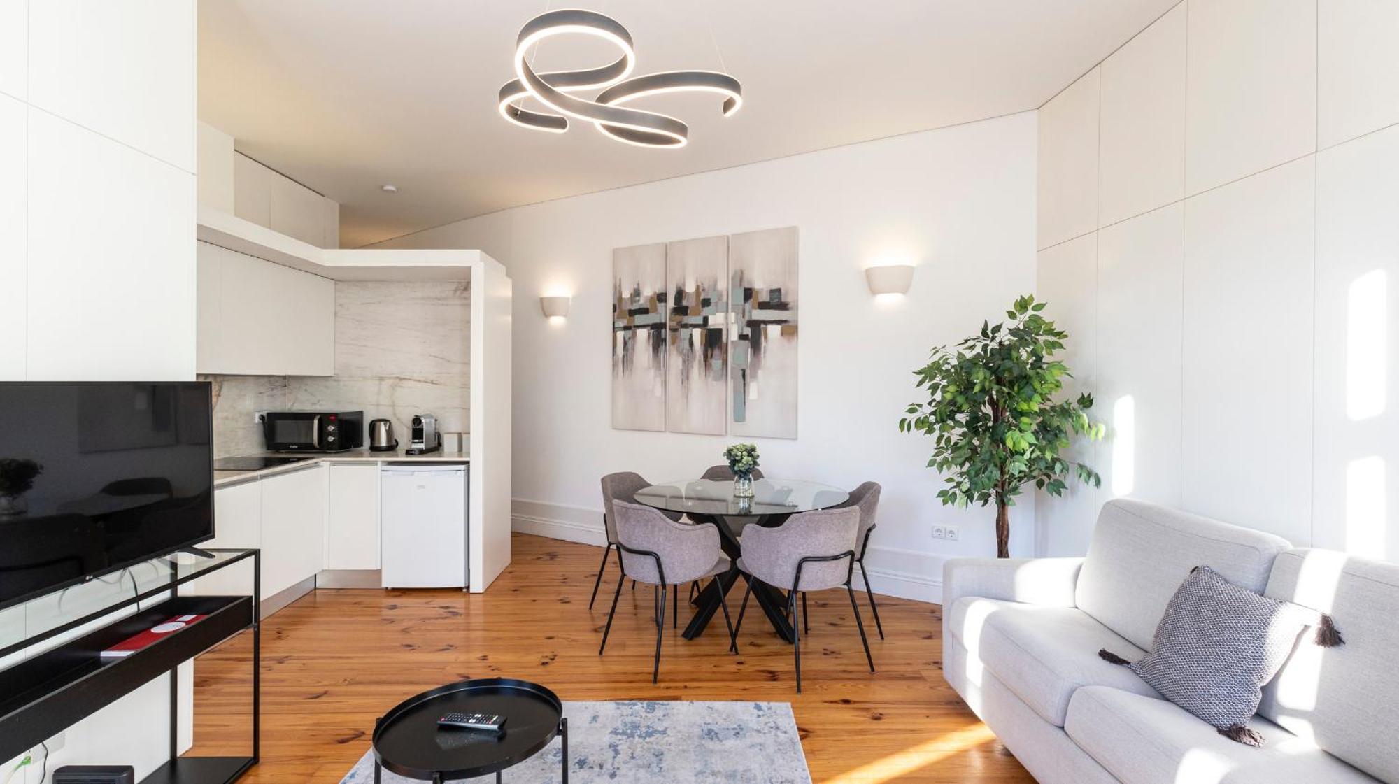 Bright Flat Few Steps To Aliados Av By Lovelystay *