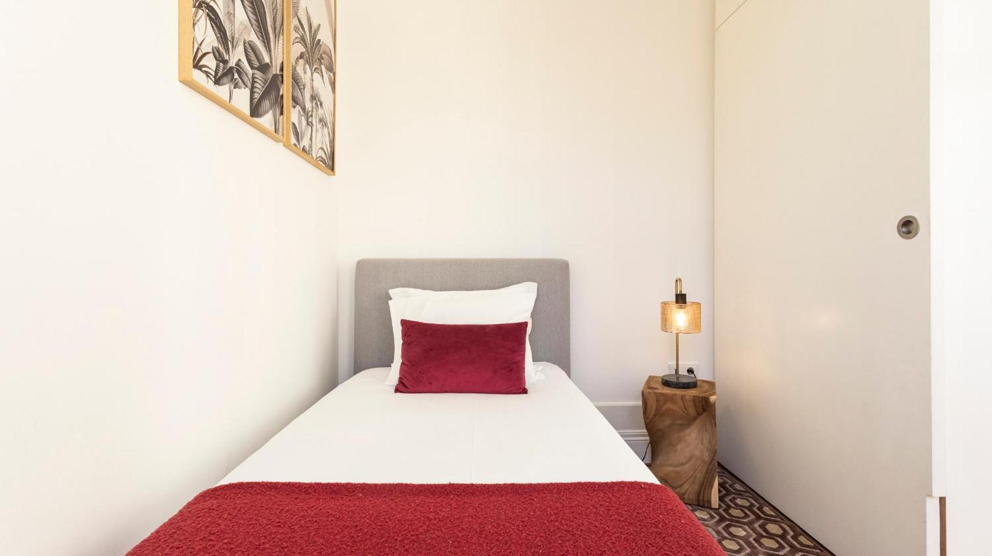 Apartment Bright Flat Few Steps To Aliados Av By Lovelystay
