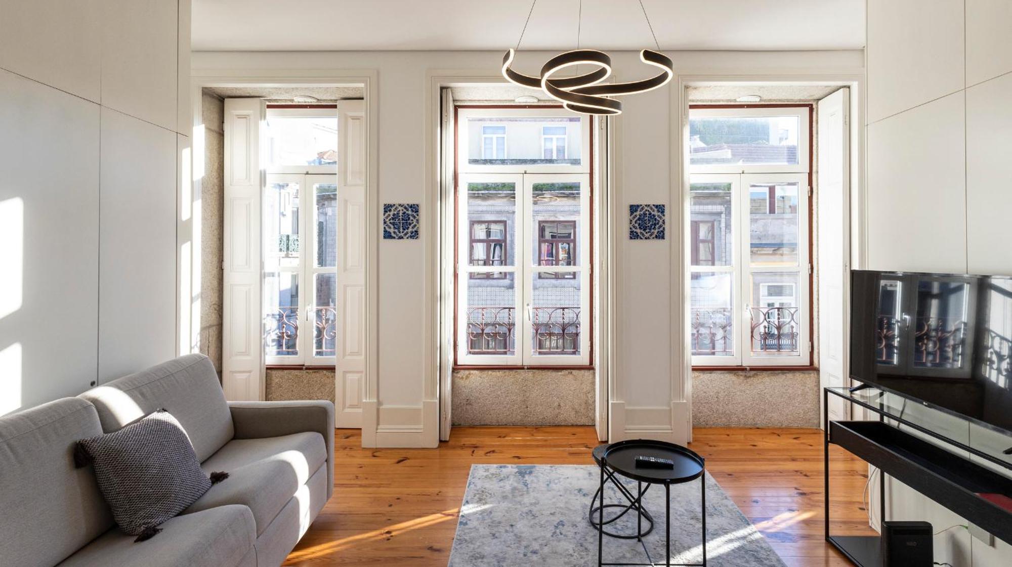 Apartment Bright Flat Few Steps To Aliados Av By Lovelystay