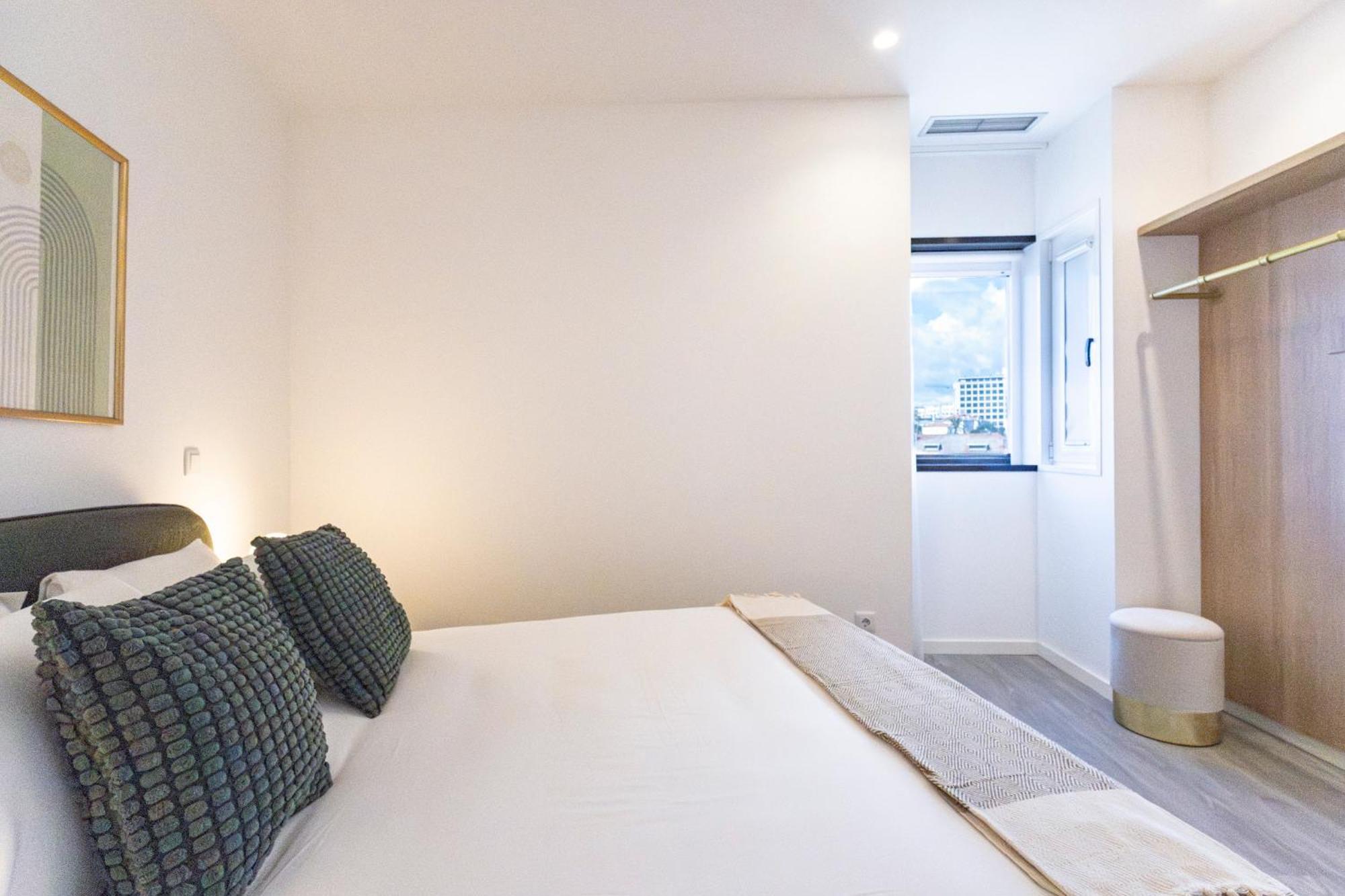 Bright 2br Flat Near Praca Da Galiza By Lovelystay Apartment *