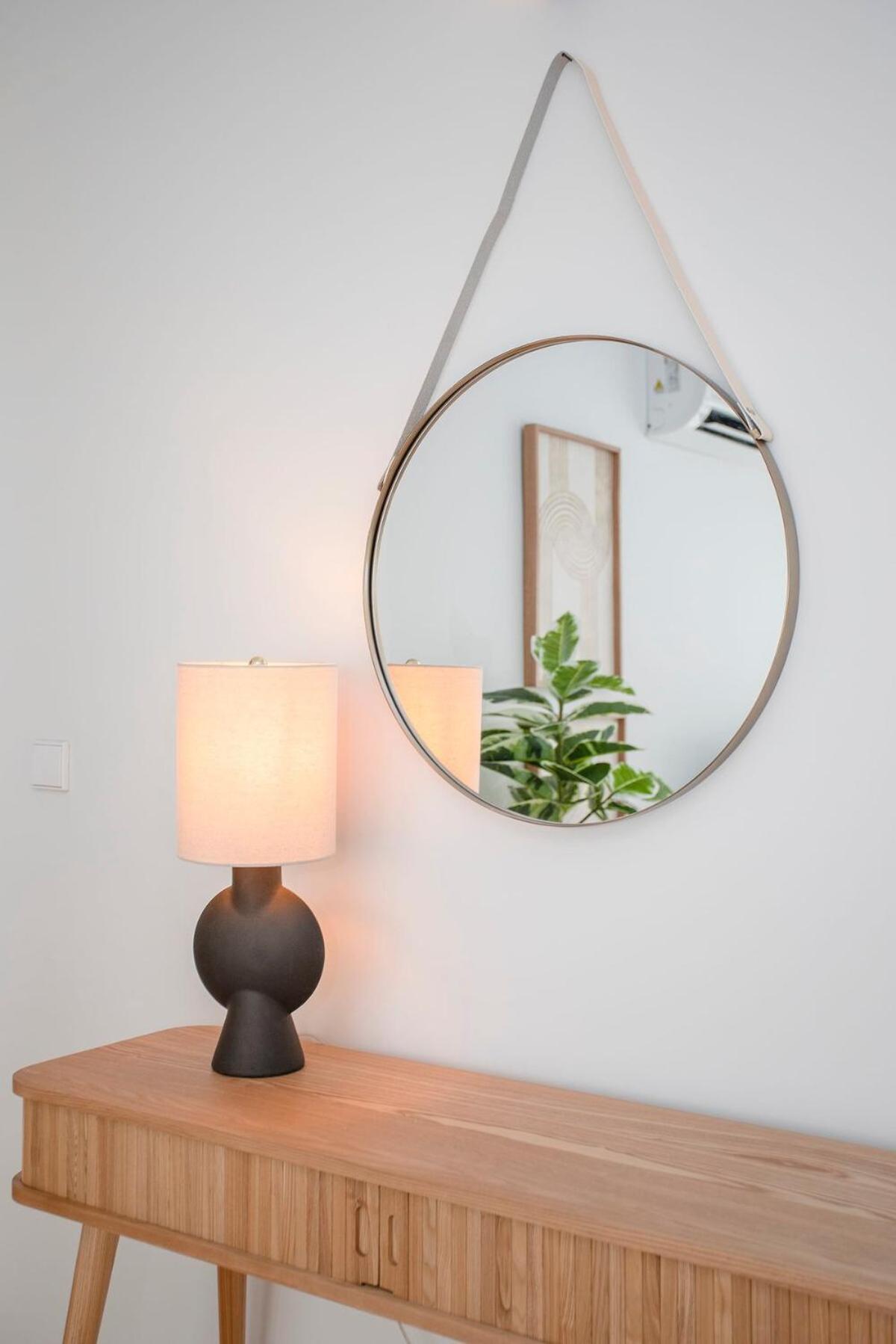 Apartment Liiiving In - Modern & Glam J *