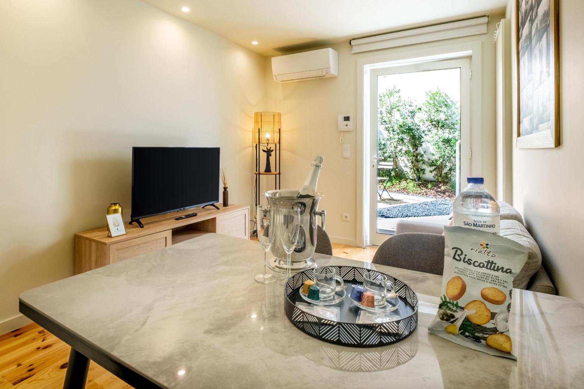 Luxury Style 7 With Ac Downtown Near Metro *