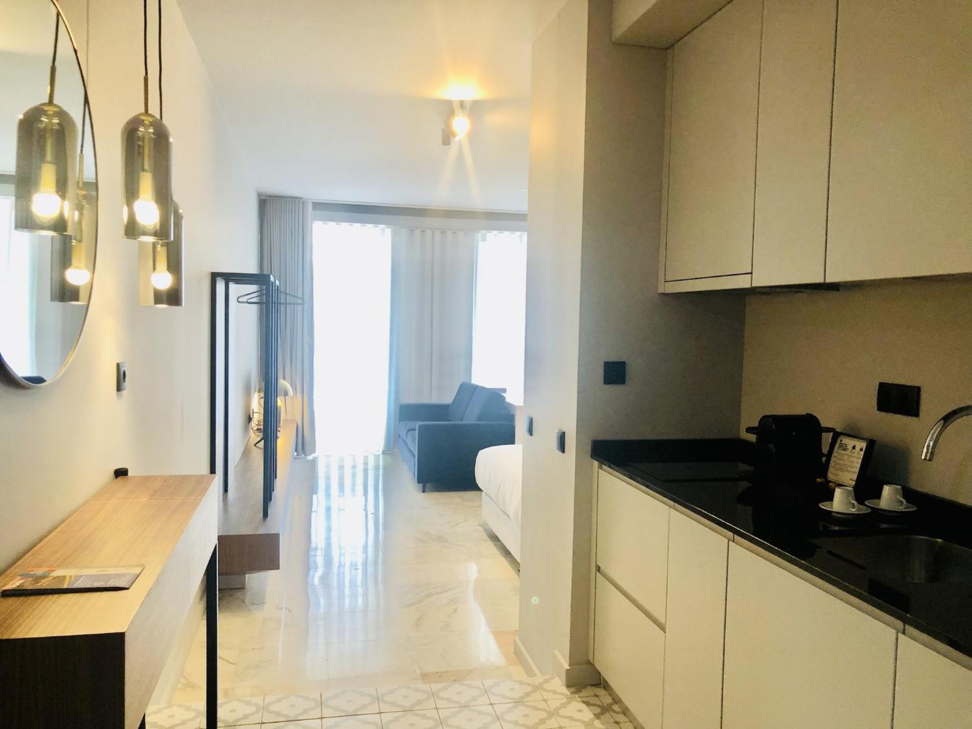 Apartment Bright And Spacious In *