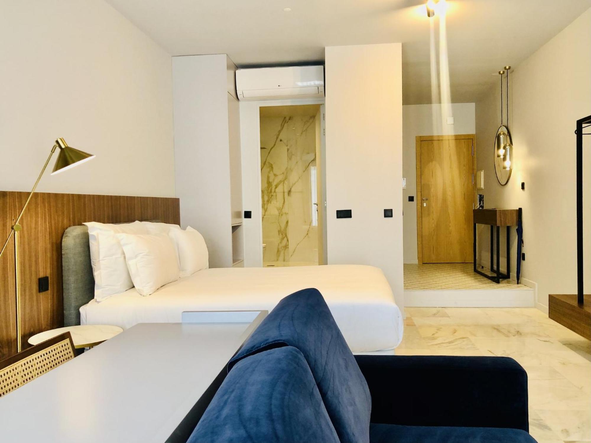 Apartment Bright And Spacious In