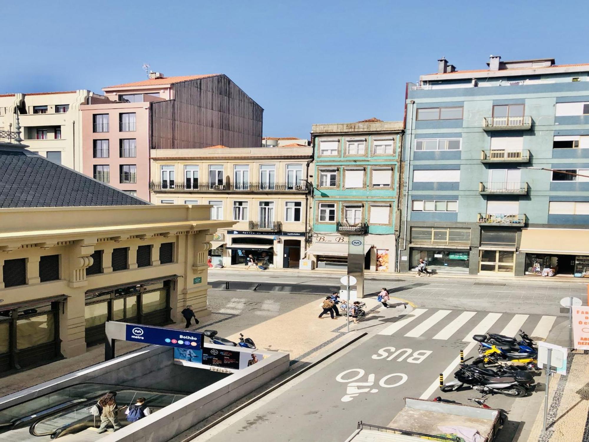 Bright And Spacious In Apartment Porto