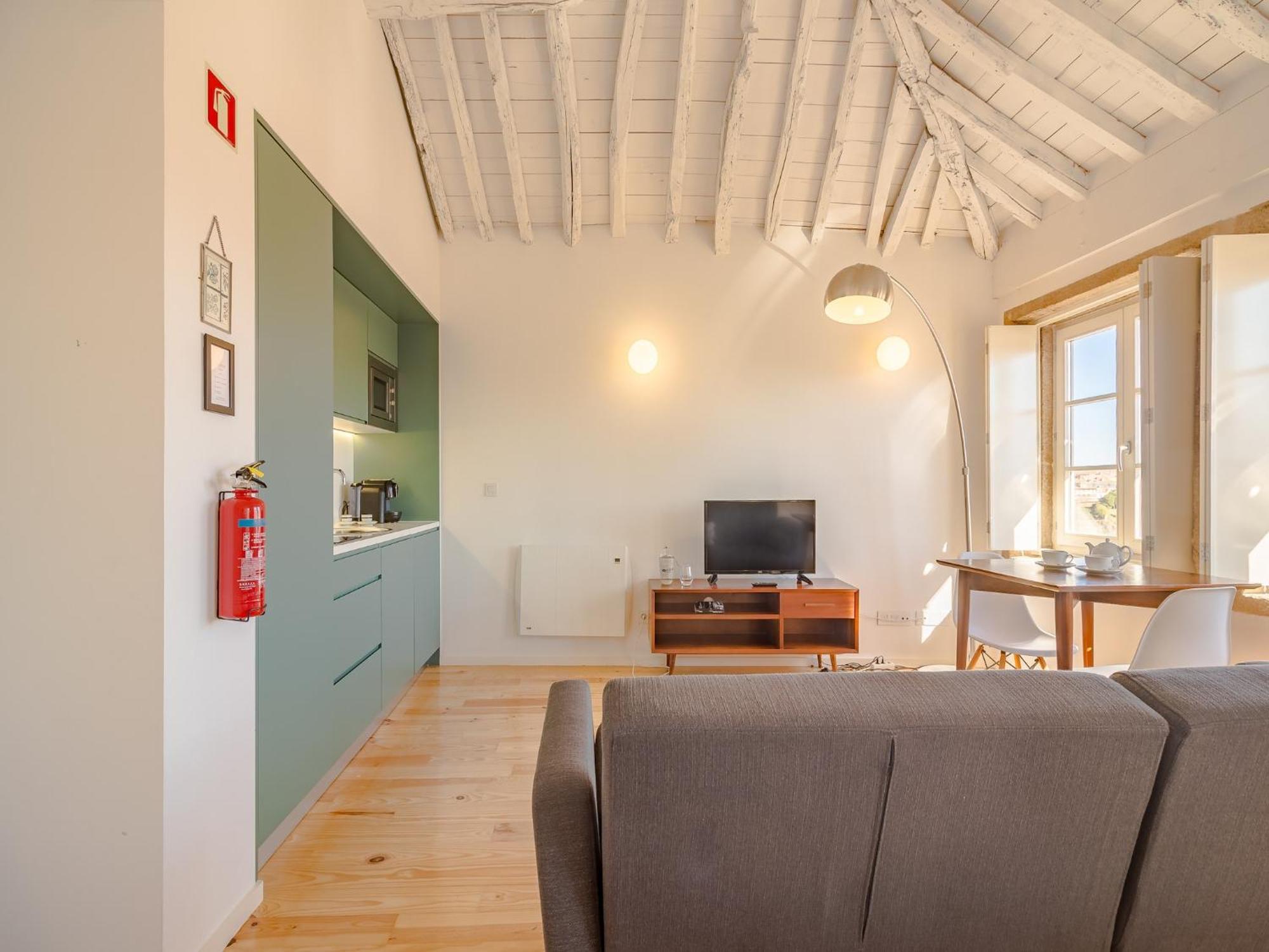 Cozy Perfect Location & Comfort
