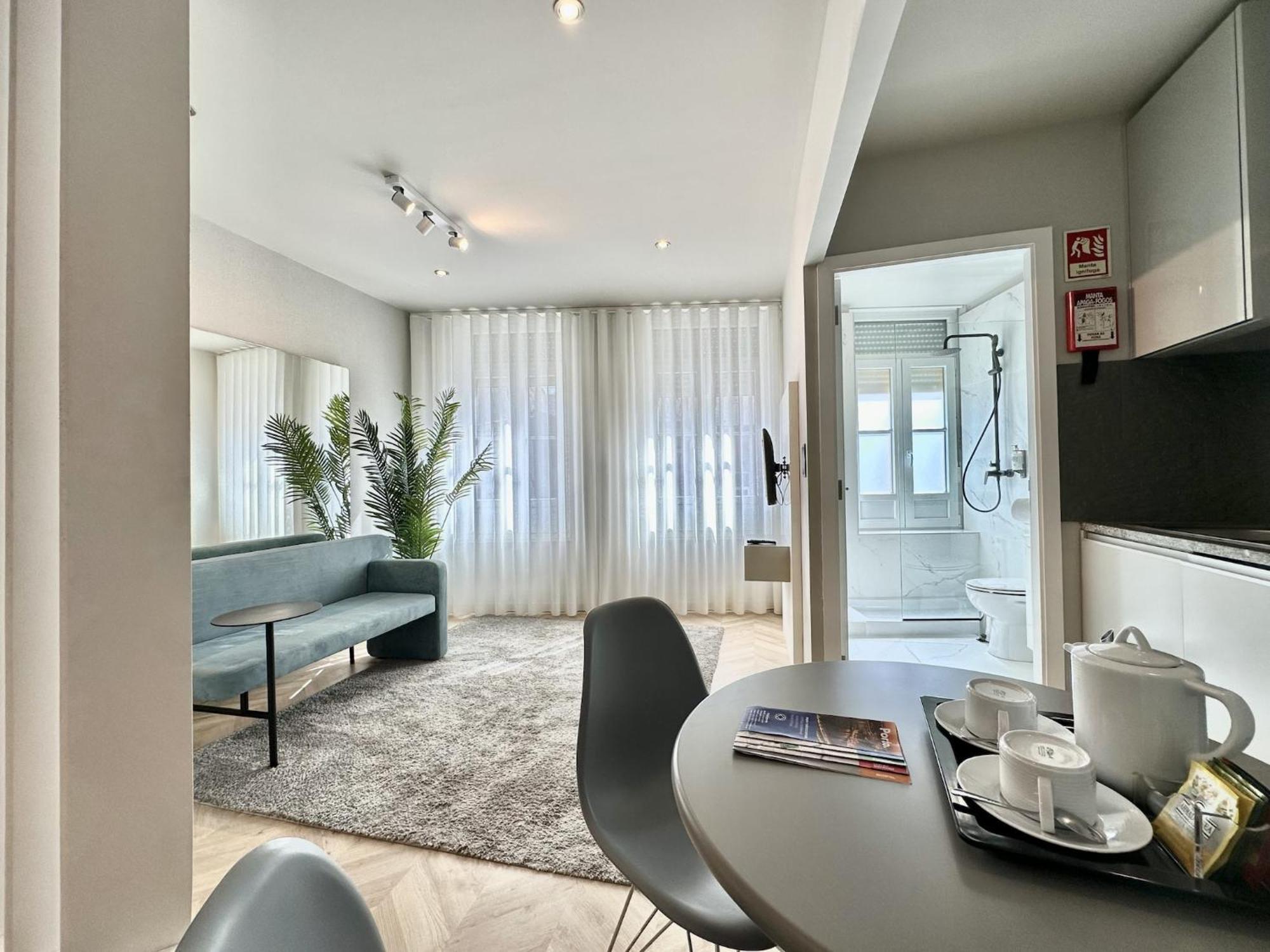 Compact & Cozy Retreat In S Heart Porto