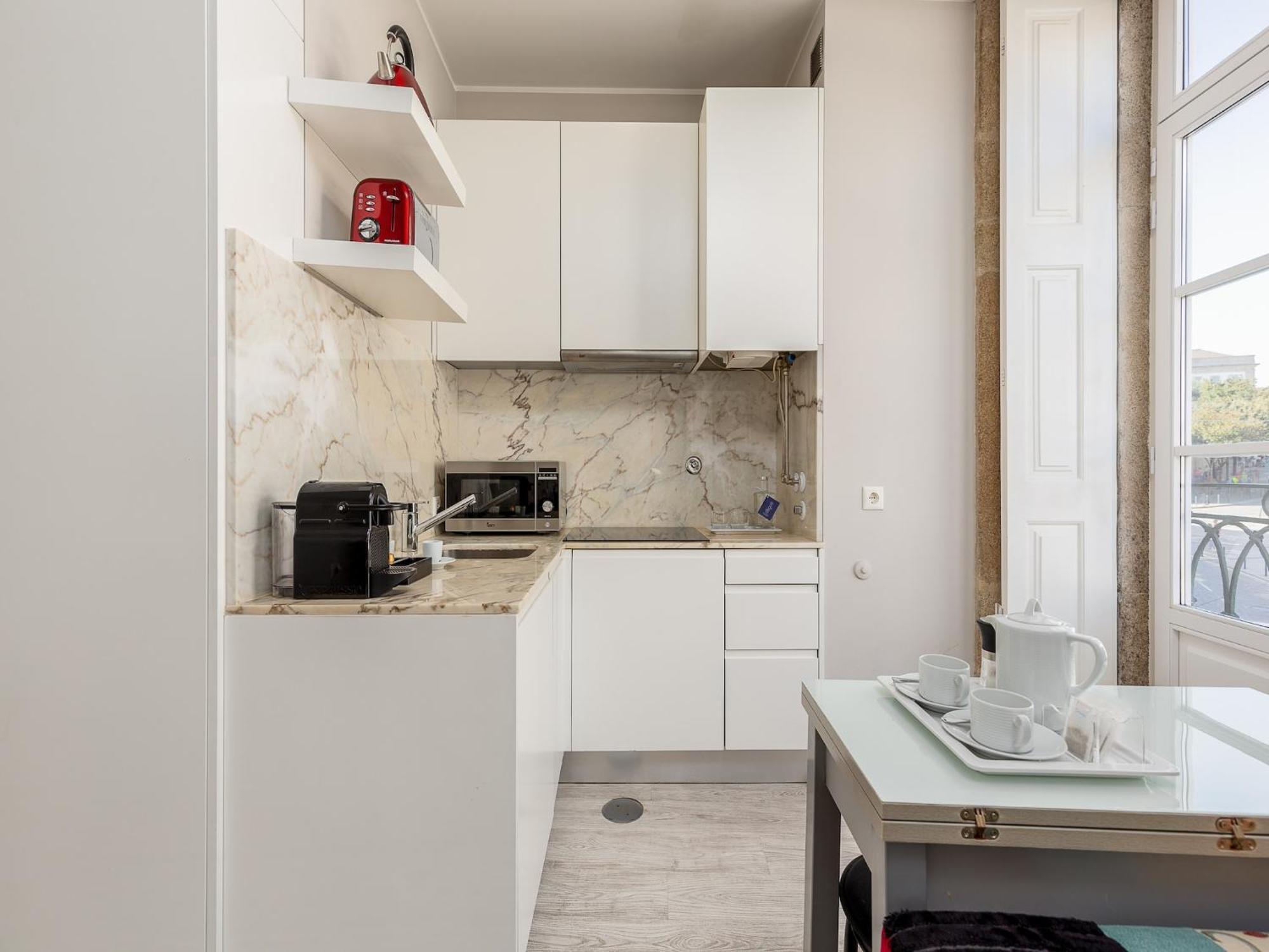 With Balcony In Apartment Porto
