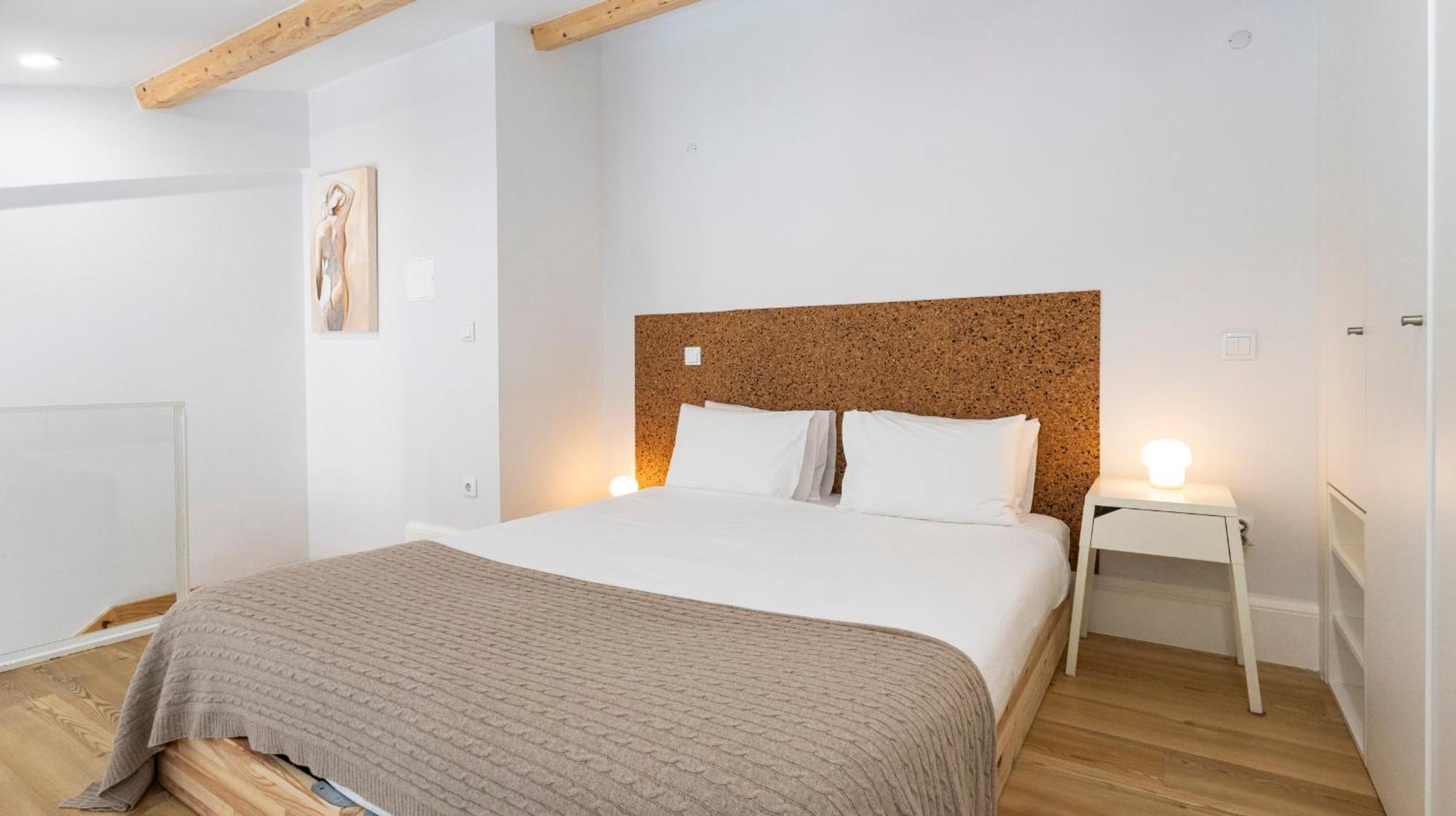 Stylish Duplex With Balcony In By Lovelystay Appartement Porto