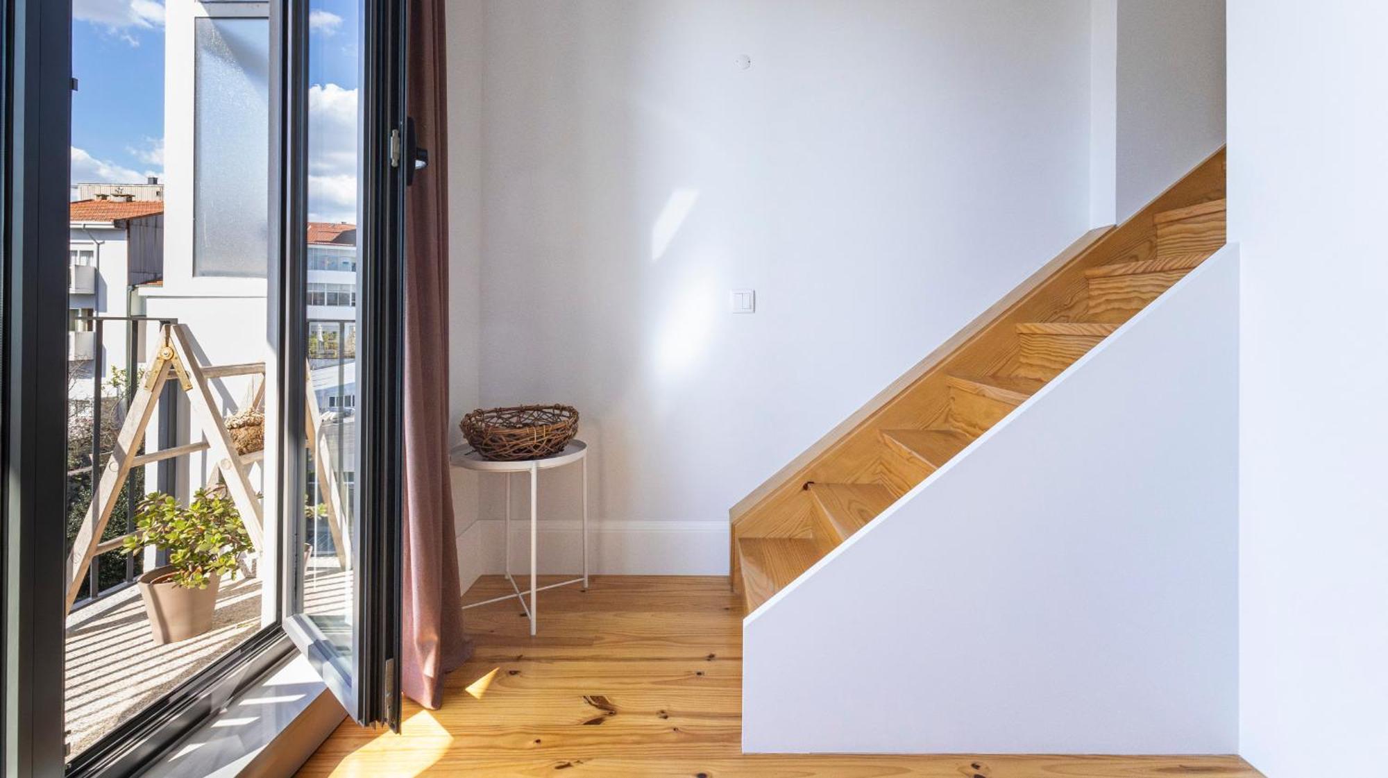 Appartement Stylish Duplex With Balcony In By Lovelystay Porto