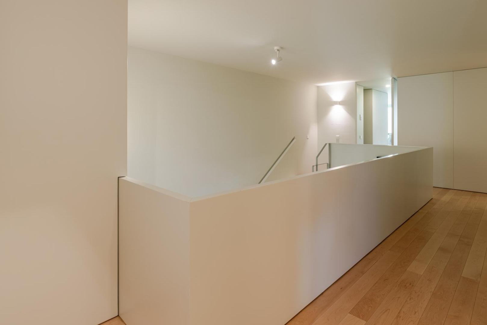 Ferienhaus Hostwise - Grand W/ Pool, Garden & Garage