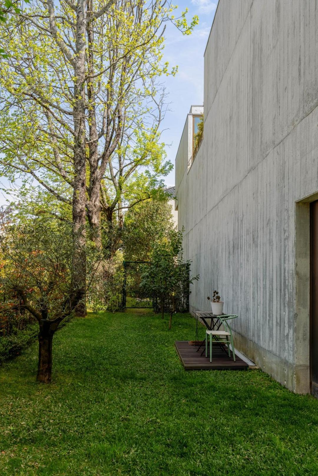Ferienhaus Hostwise - Grand W/ Pool, Garden & Garage *