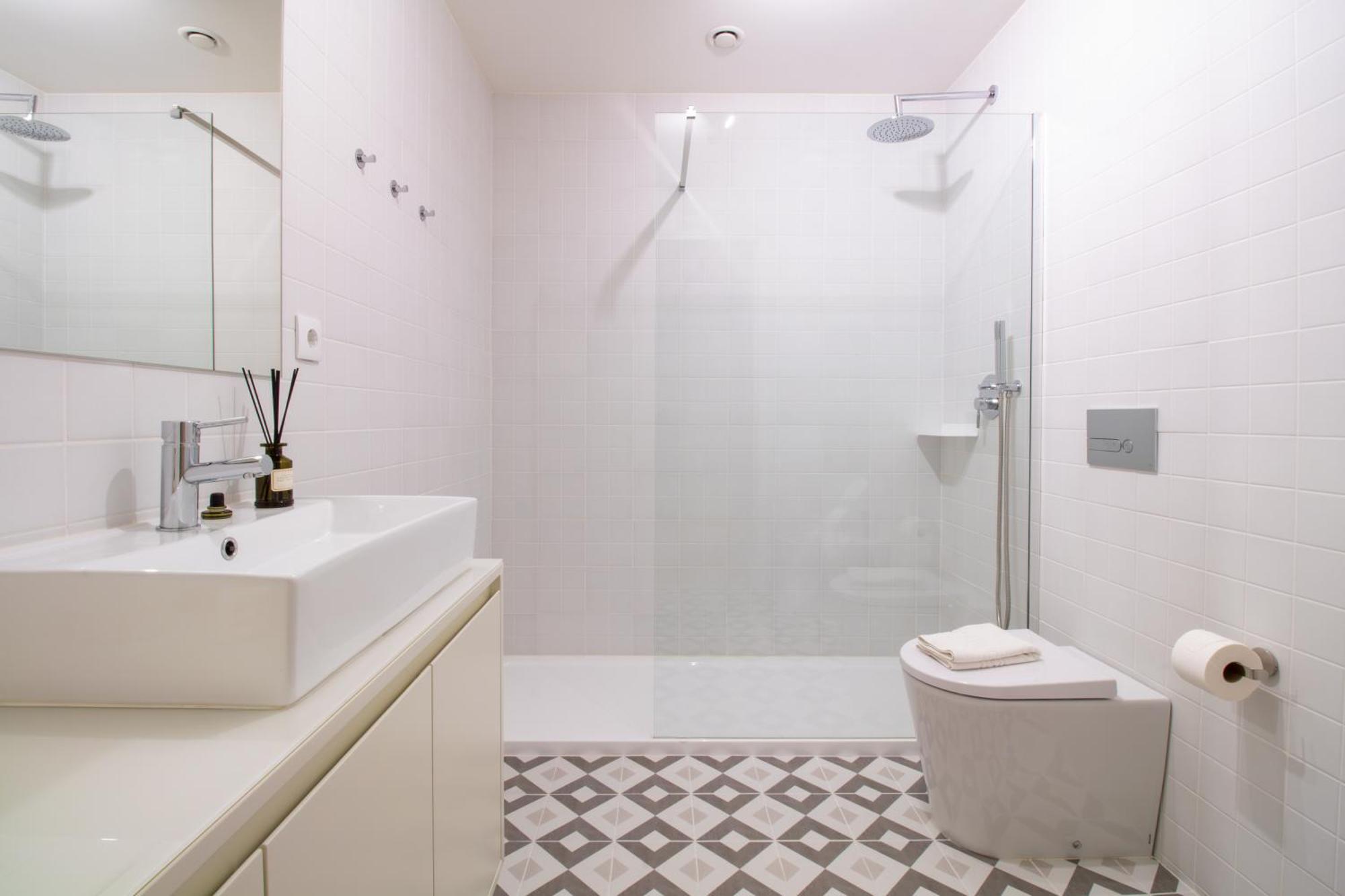 Luxurious Retreat In By Lovelystay Apartment