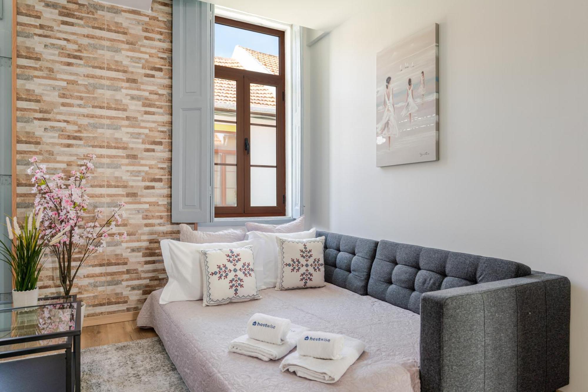 Hostwise - Traditional House With Terrace *