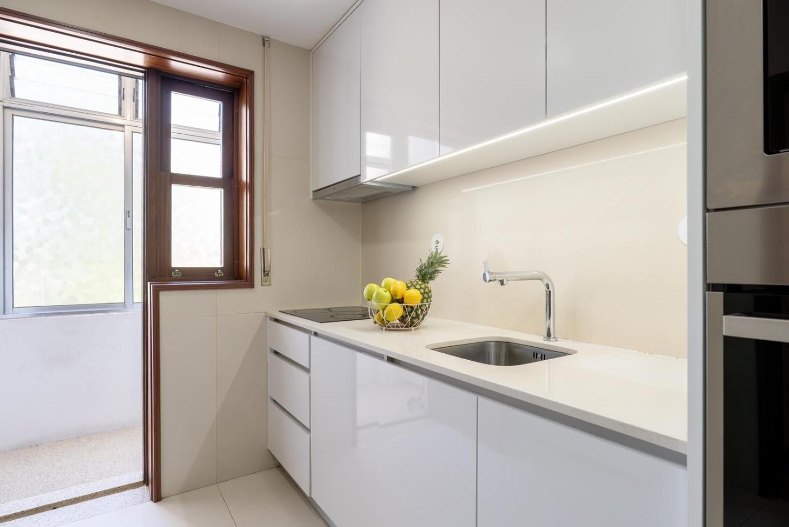 Hostwise - Bright & Spacious Flat * Porto