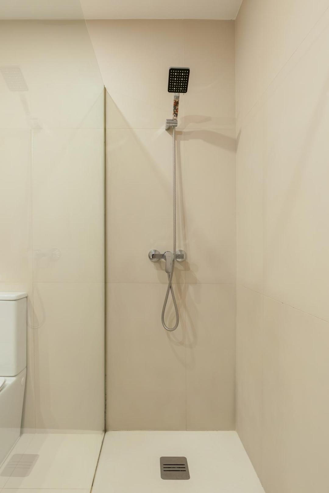 Hostwise - Bright & Spacious Flat Appartement *