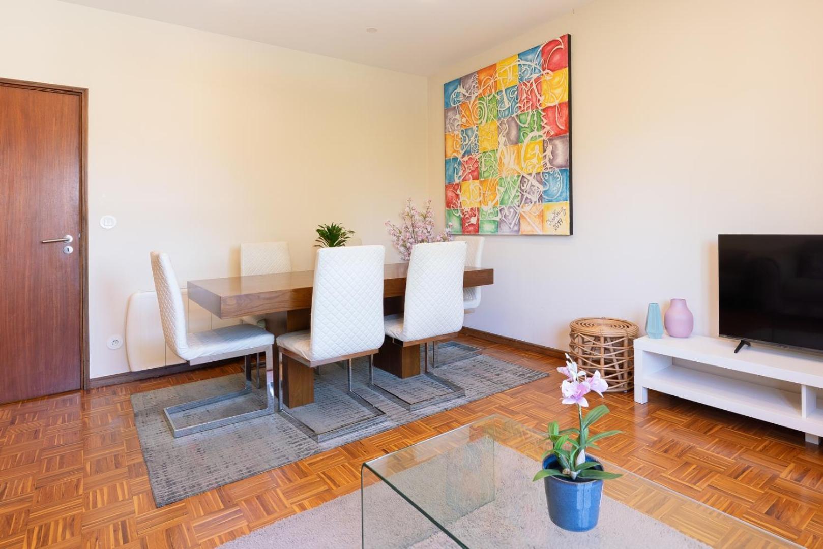 Hostwise - Bright & Spacious Flat Porto