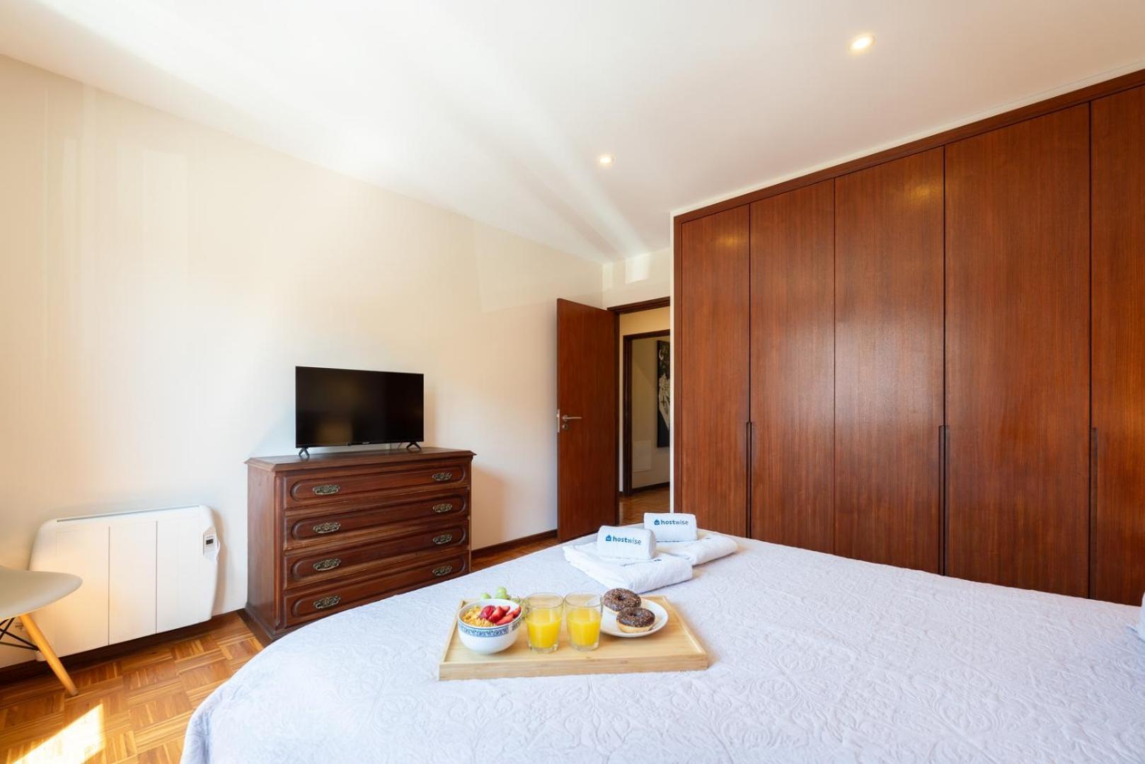 Hostwise - Bright & Spacious Flat * Porto