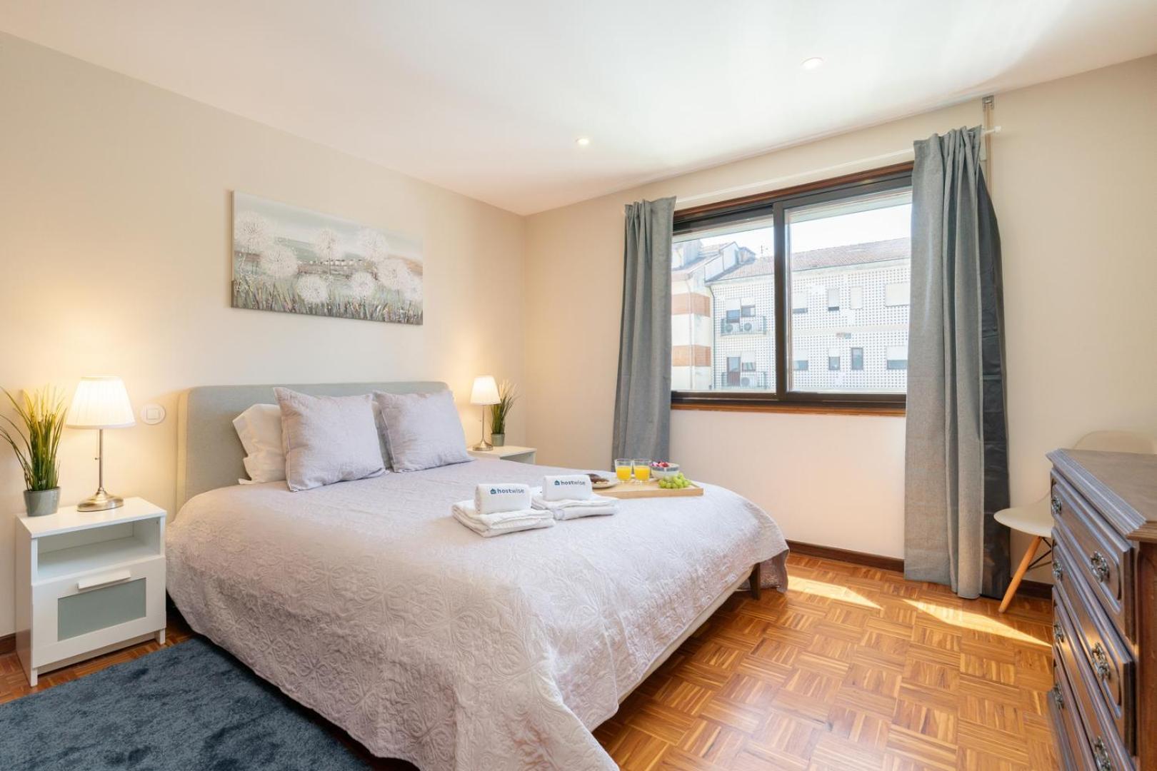 Hostwise - Bright & Spacious Flat *