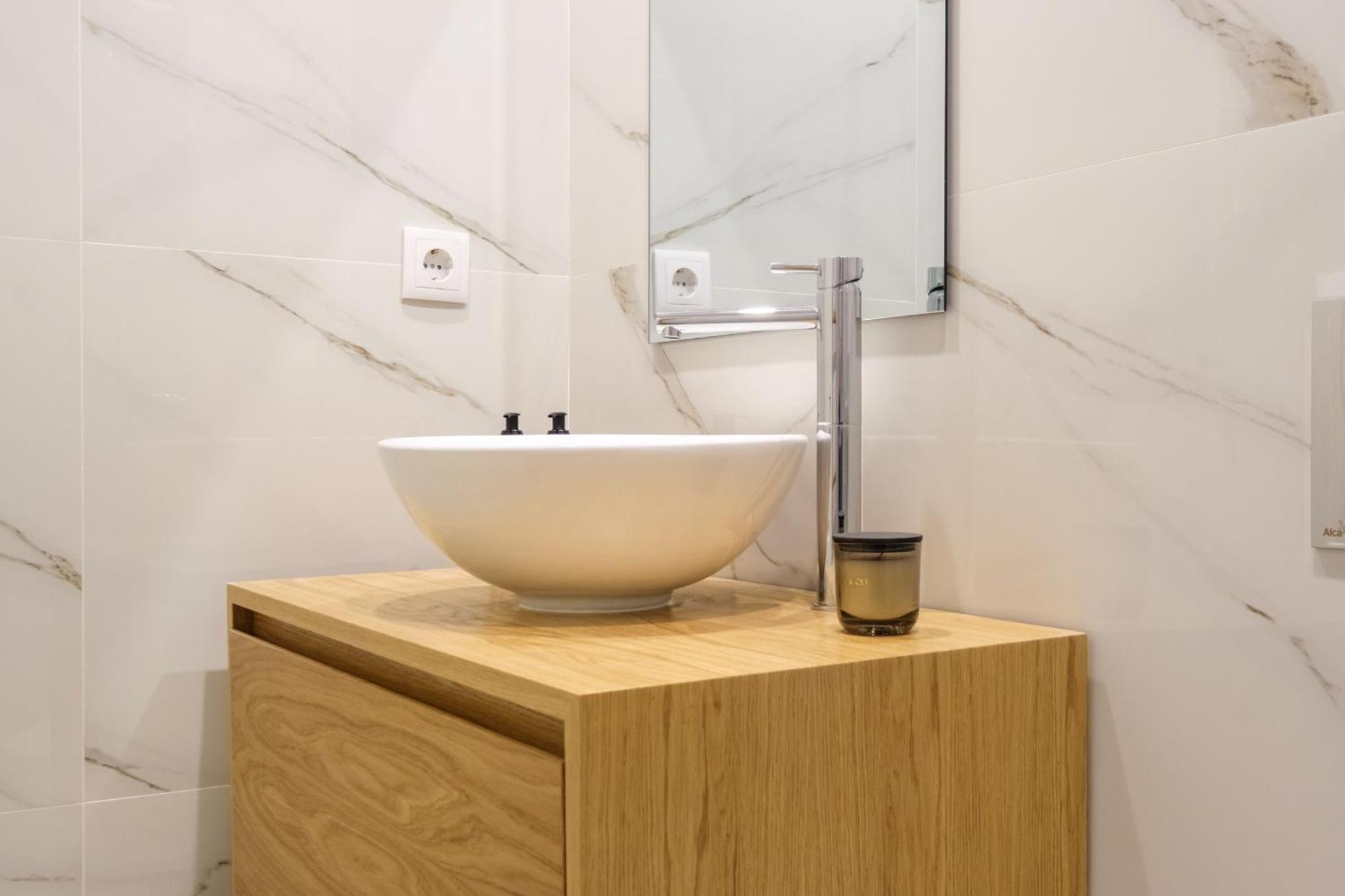 Art Deco 13 Luxury 2br Downtown Metro Ac Porto