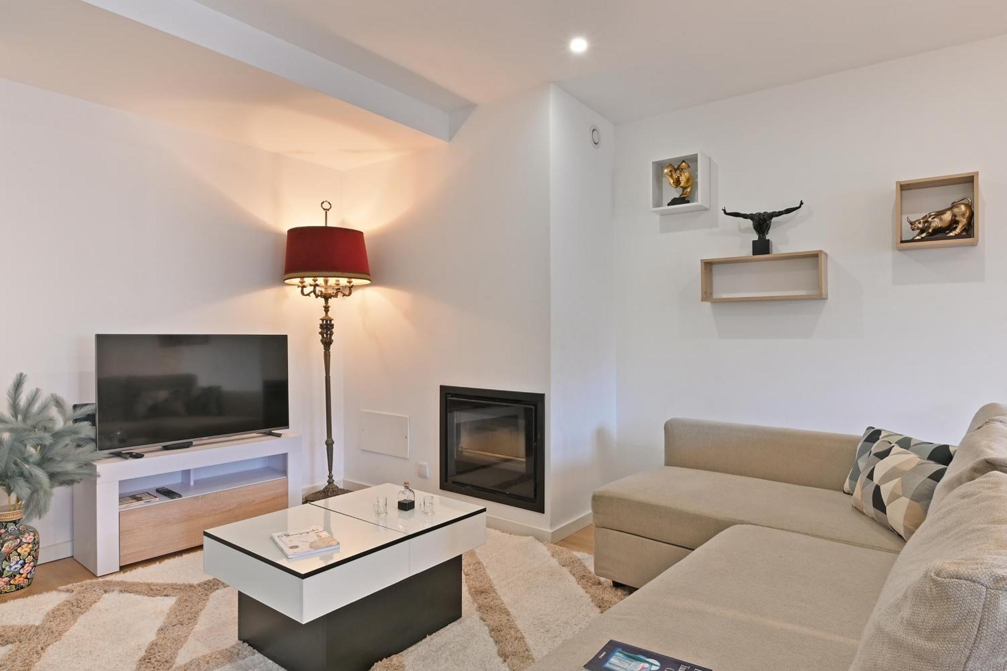 Apartment White Stripes House Of Music Porto