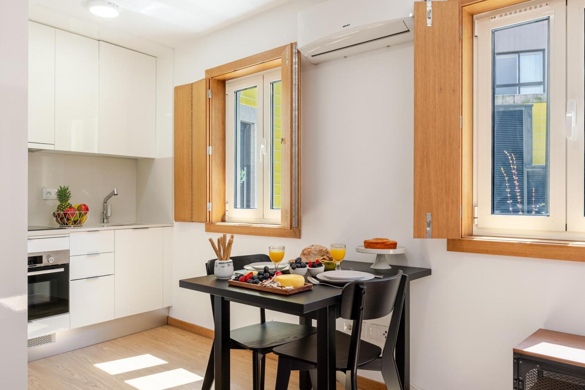 Host Wise Stylish With Garage Apartamento Porto