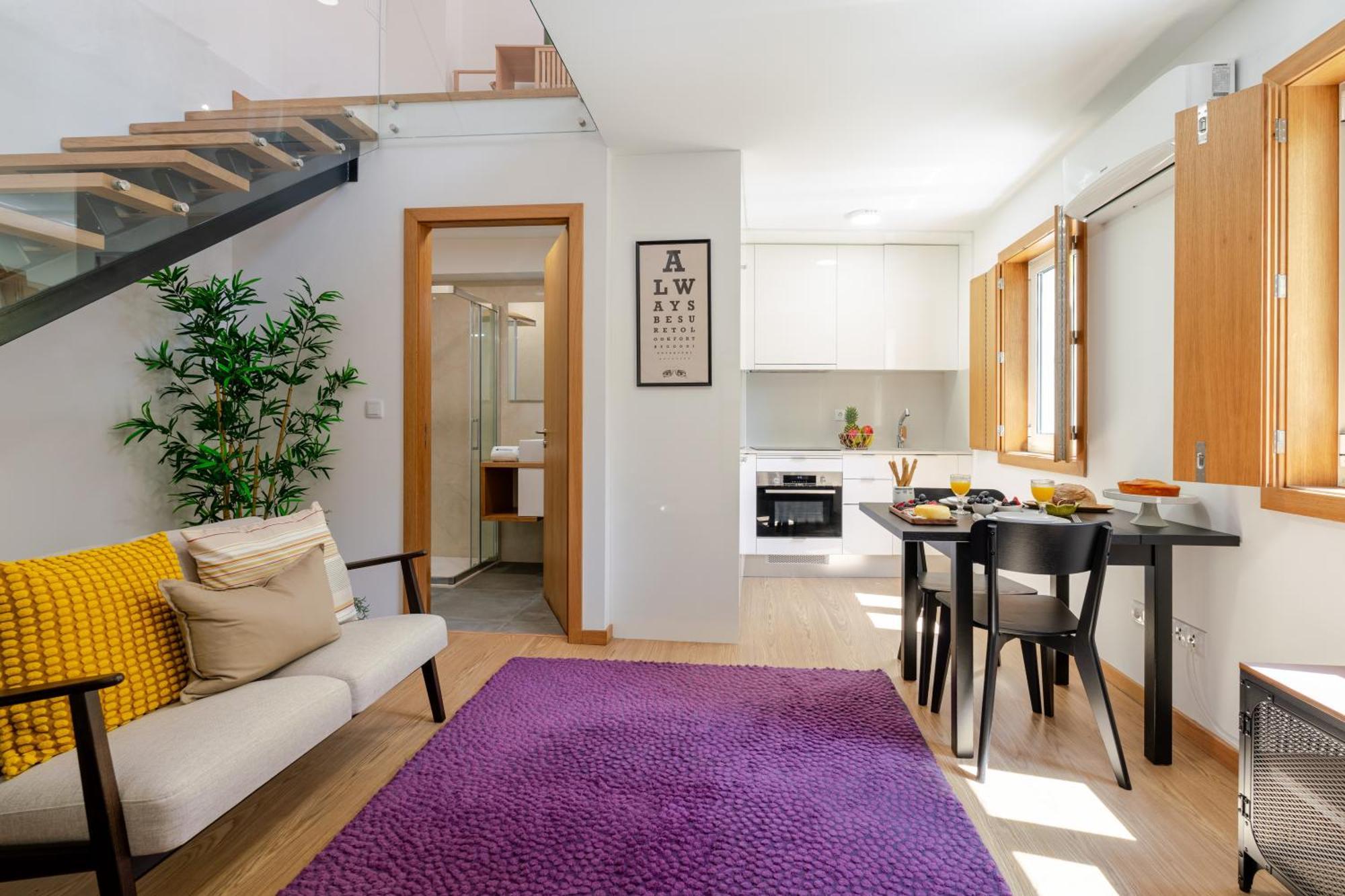 Host Wise Stylish With Garage Apartamento