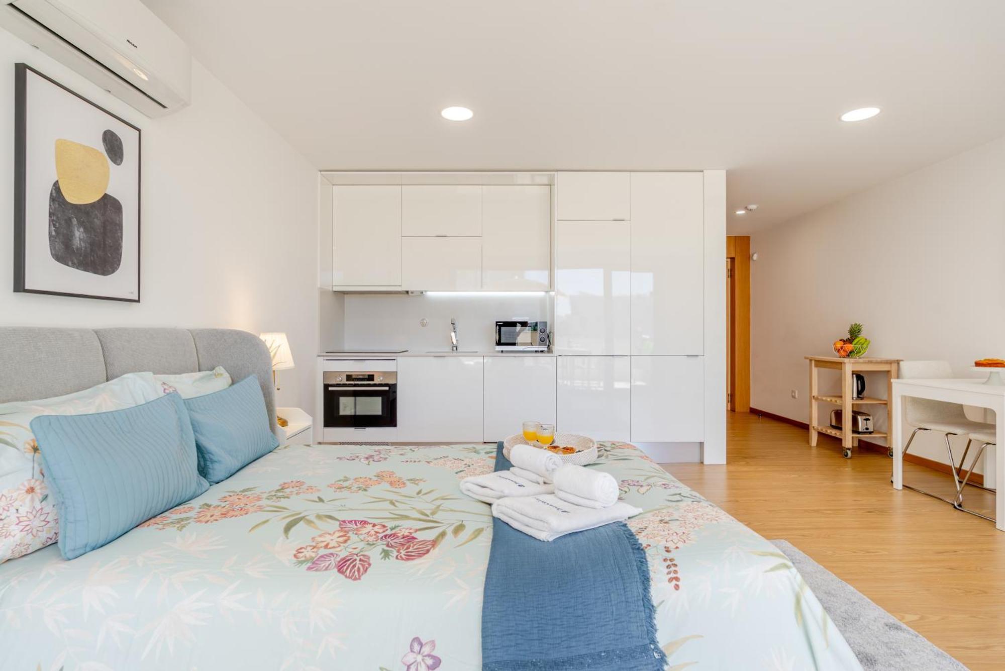 Apartamento Host Wise Stylish With Garage *