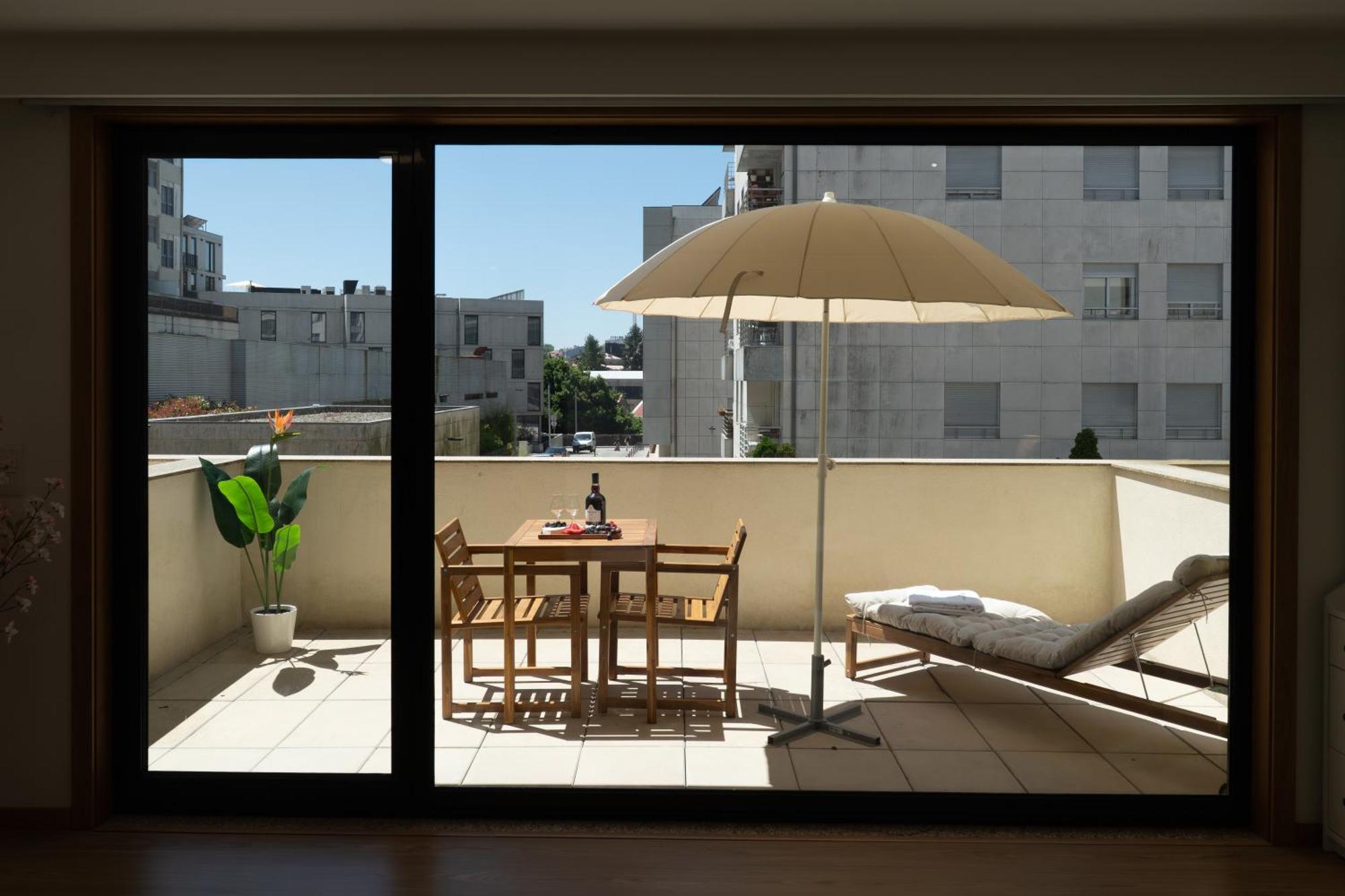 Host Wise Stylish With Garage Apartamento Porto