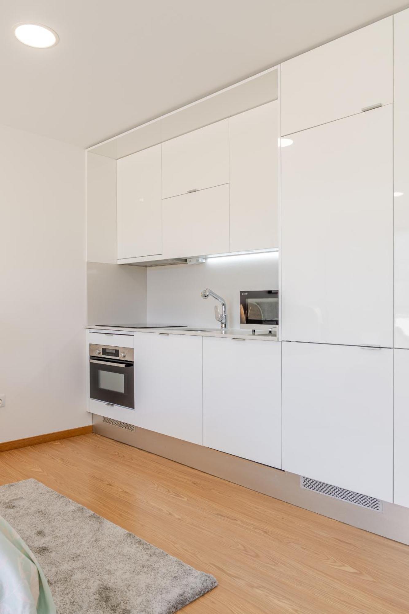 Host Wise Stylish With Garage Porto