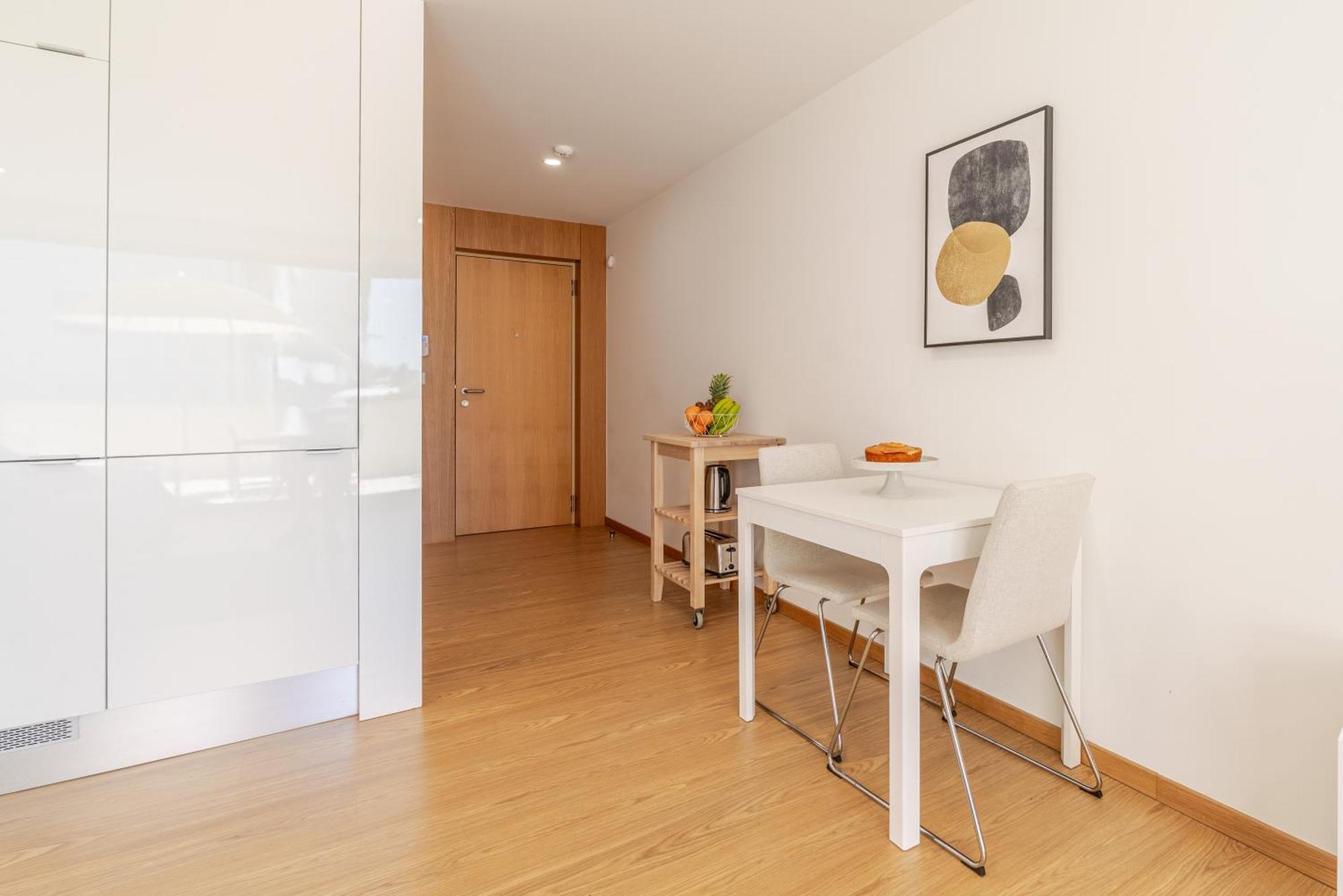 Host Wise Stylish With Garage * Porto