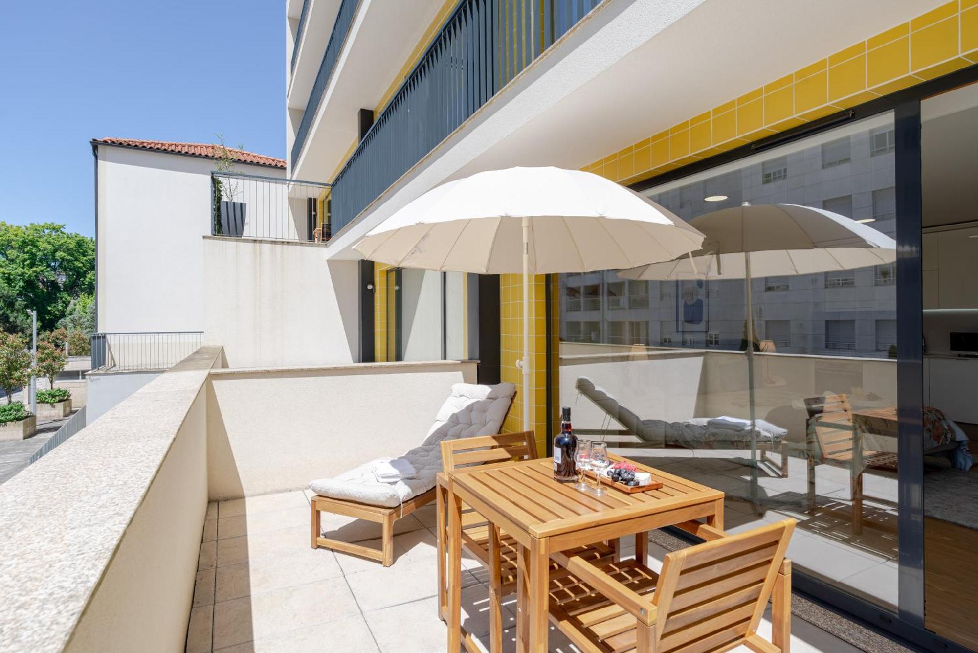 Host Wise Stylish With Garage * Porto