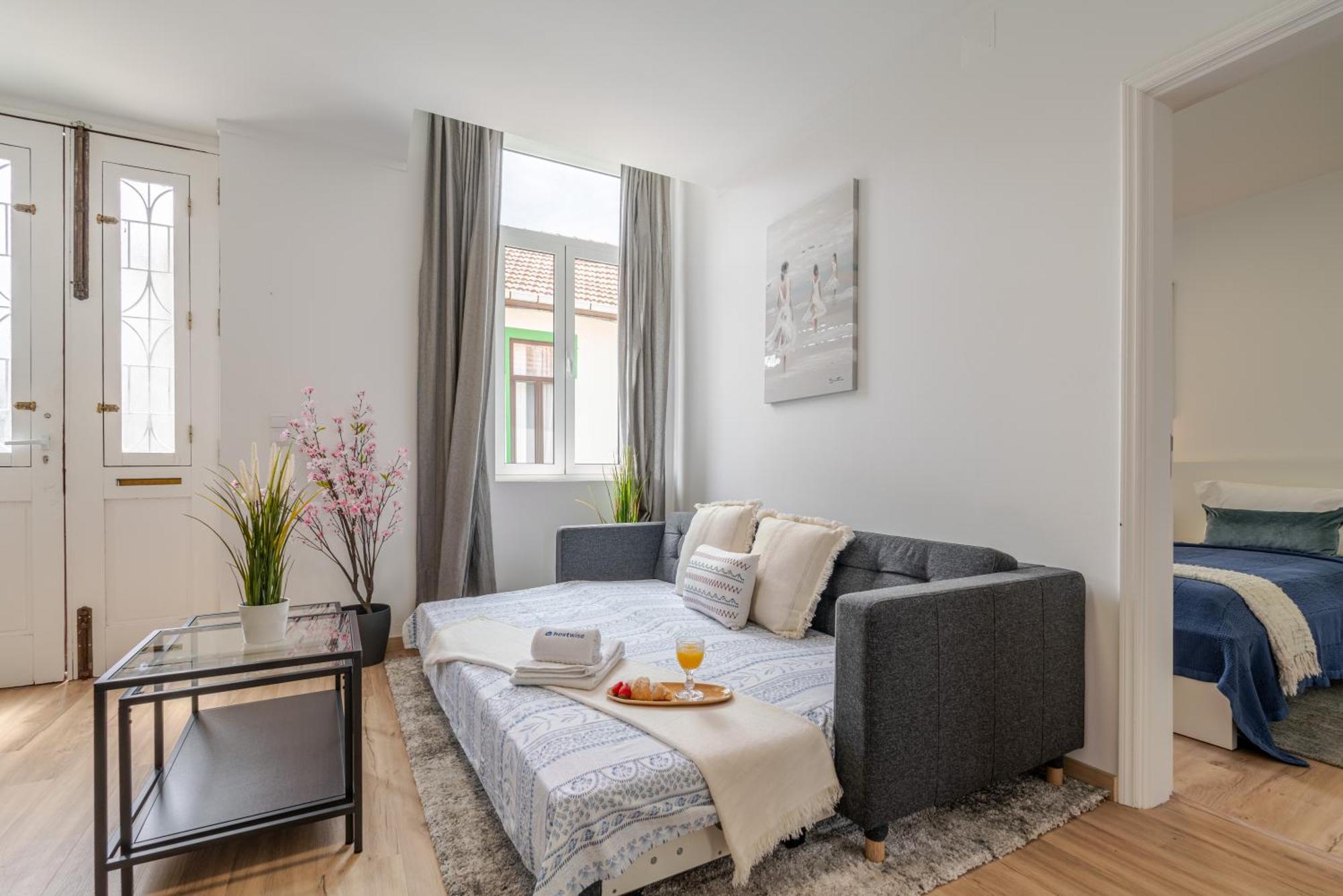 Hostwise - Traditional House With Terrace Ferienhaus Porto