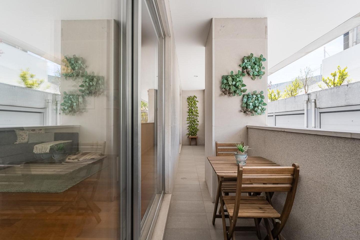 Guestready - Cityscape With Balcony Apartment *