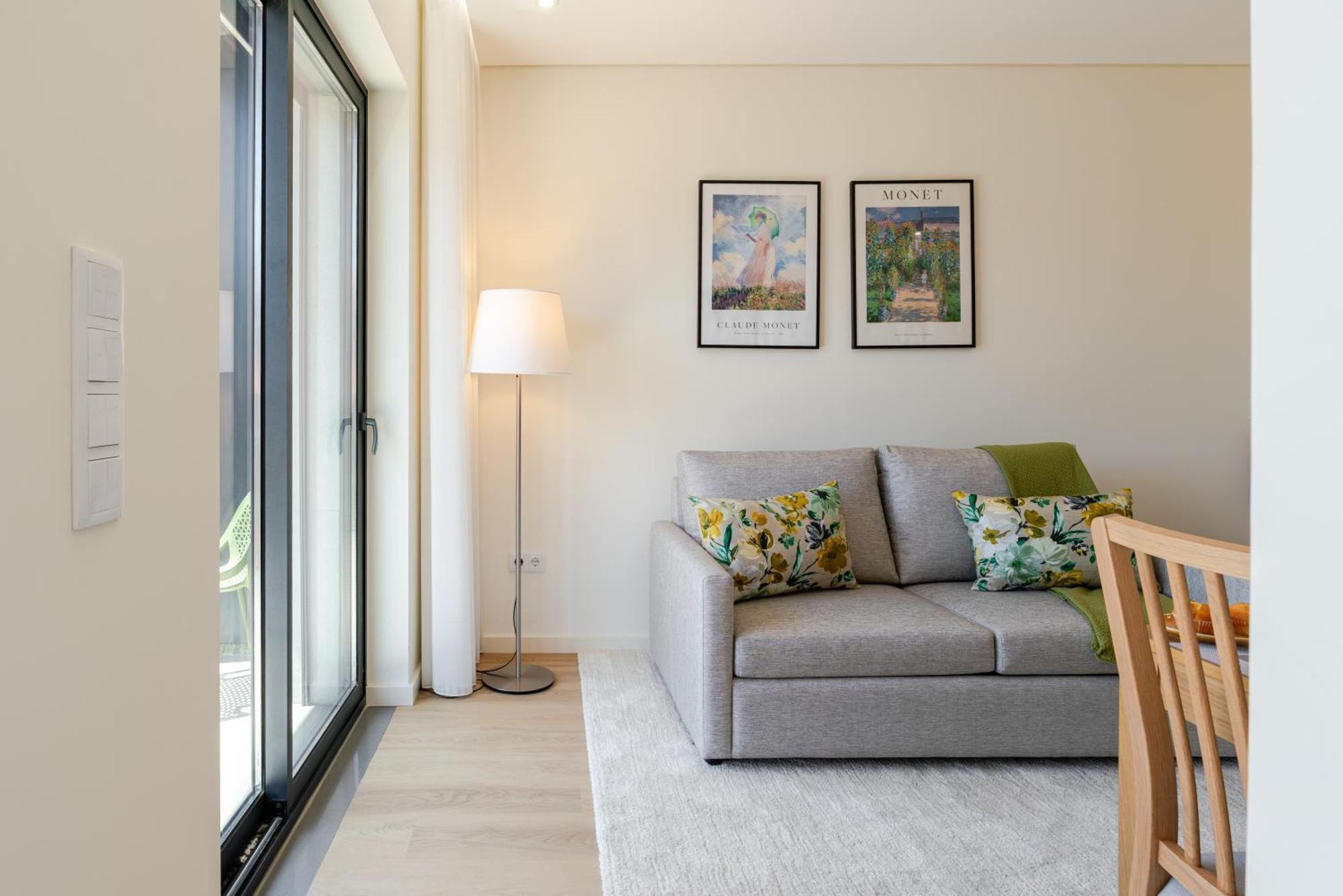Hostwise - Premium & Modern Building Apartment *