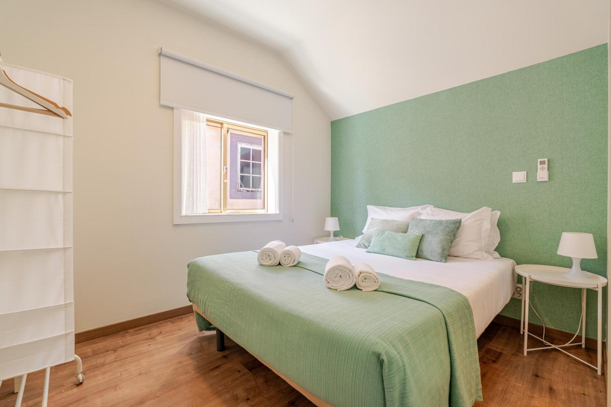 Petit By Pcale * Porto