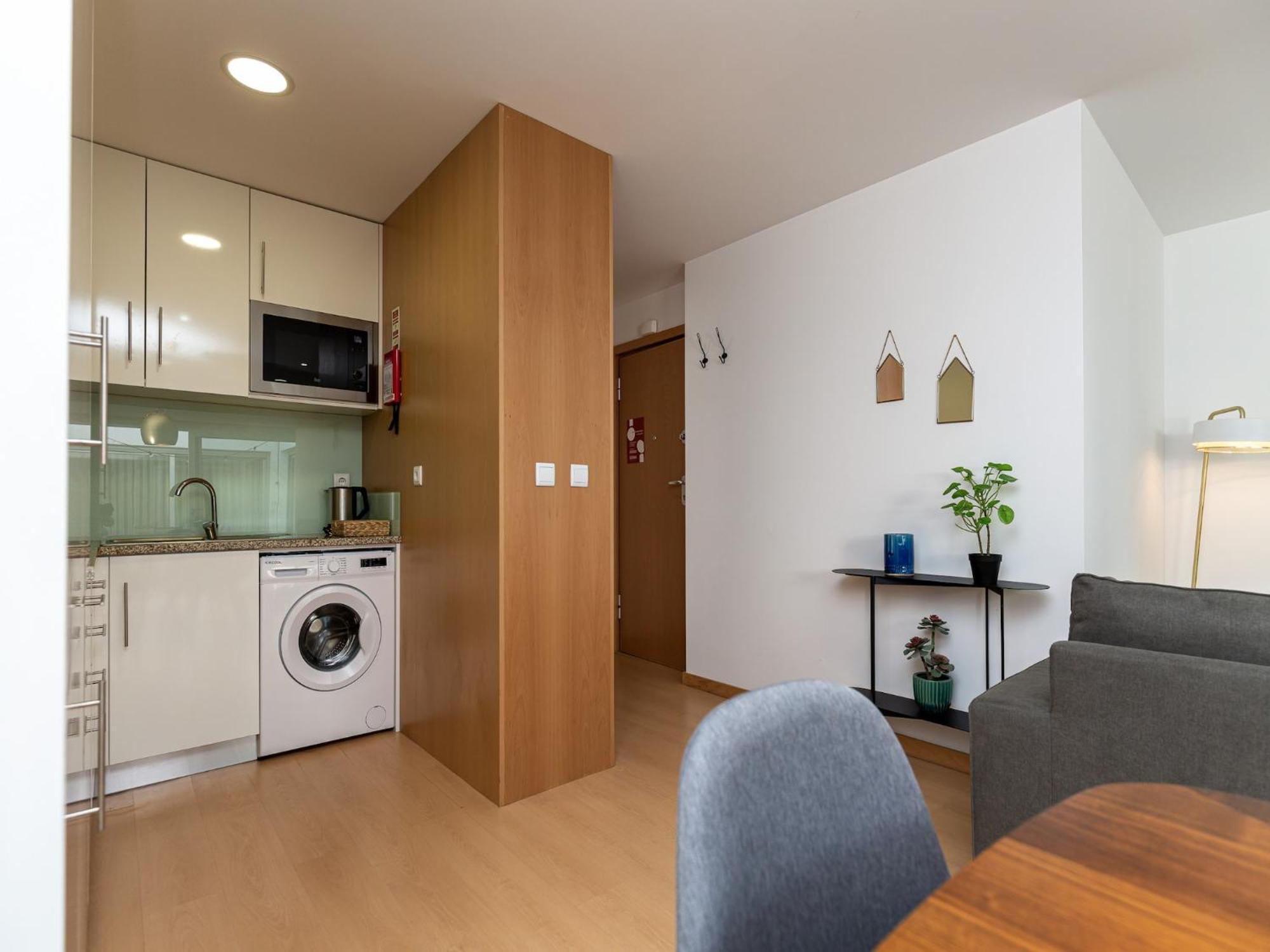 Apartment Modern For Two Guests *