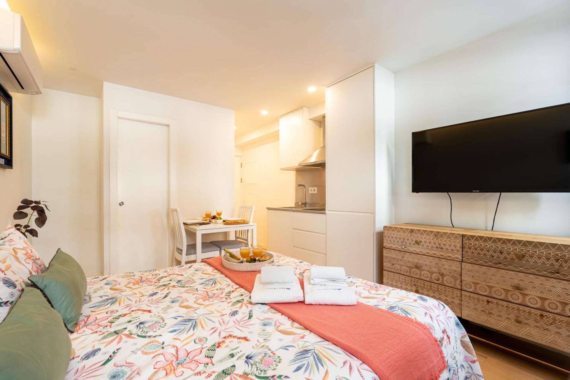 Apartment Decor - Clerigos By Host Wise