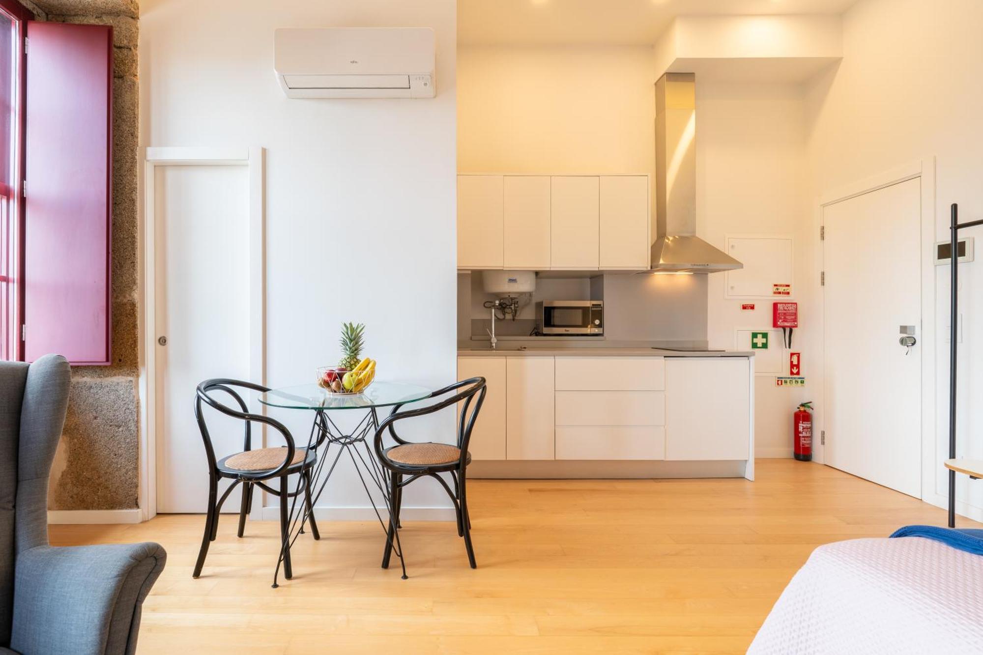 Apartment Decor - Clerigos By Host Wise Porto