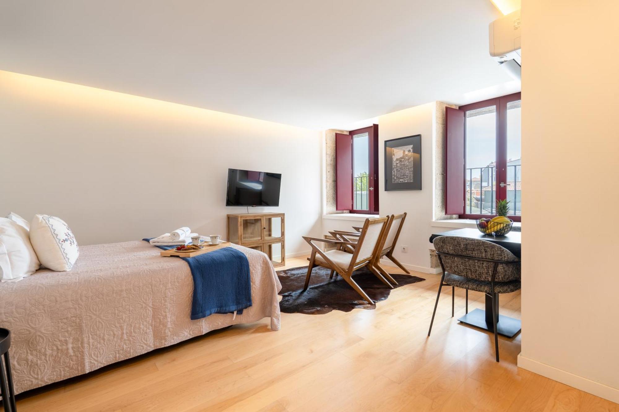 Decor - Clerigos By Host Wise Apartment