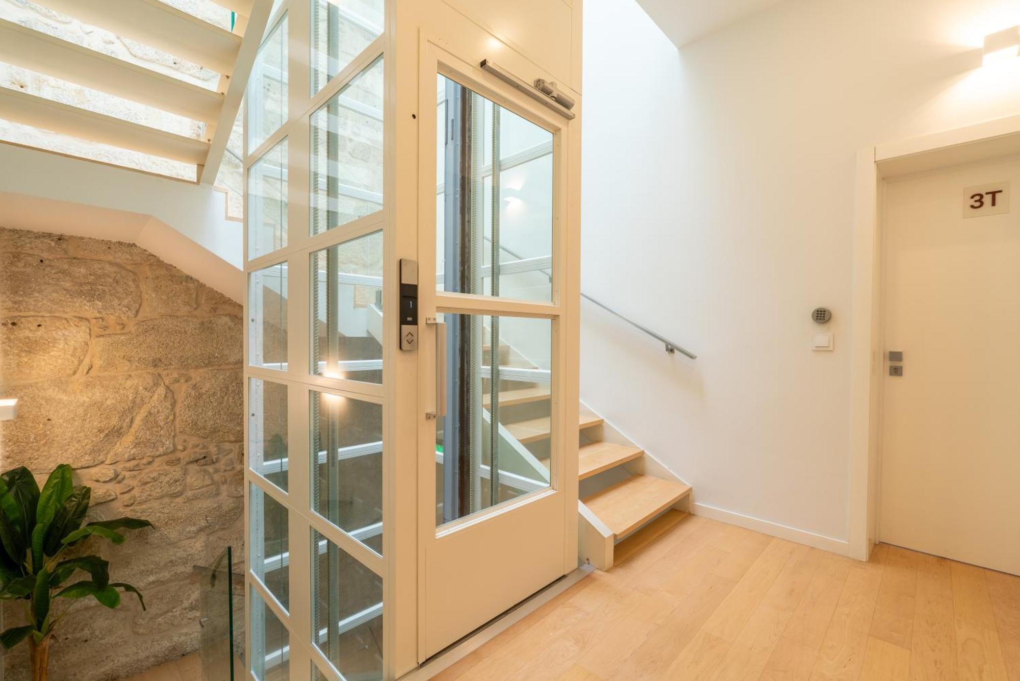 Decor - Clerigos By Host Wise Apartment Porto
