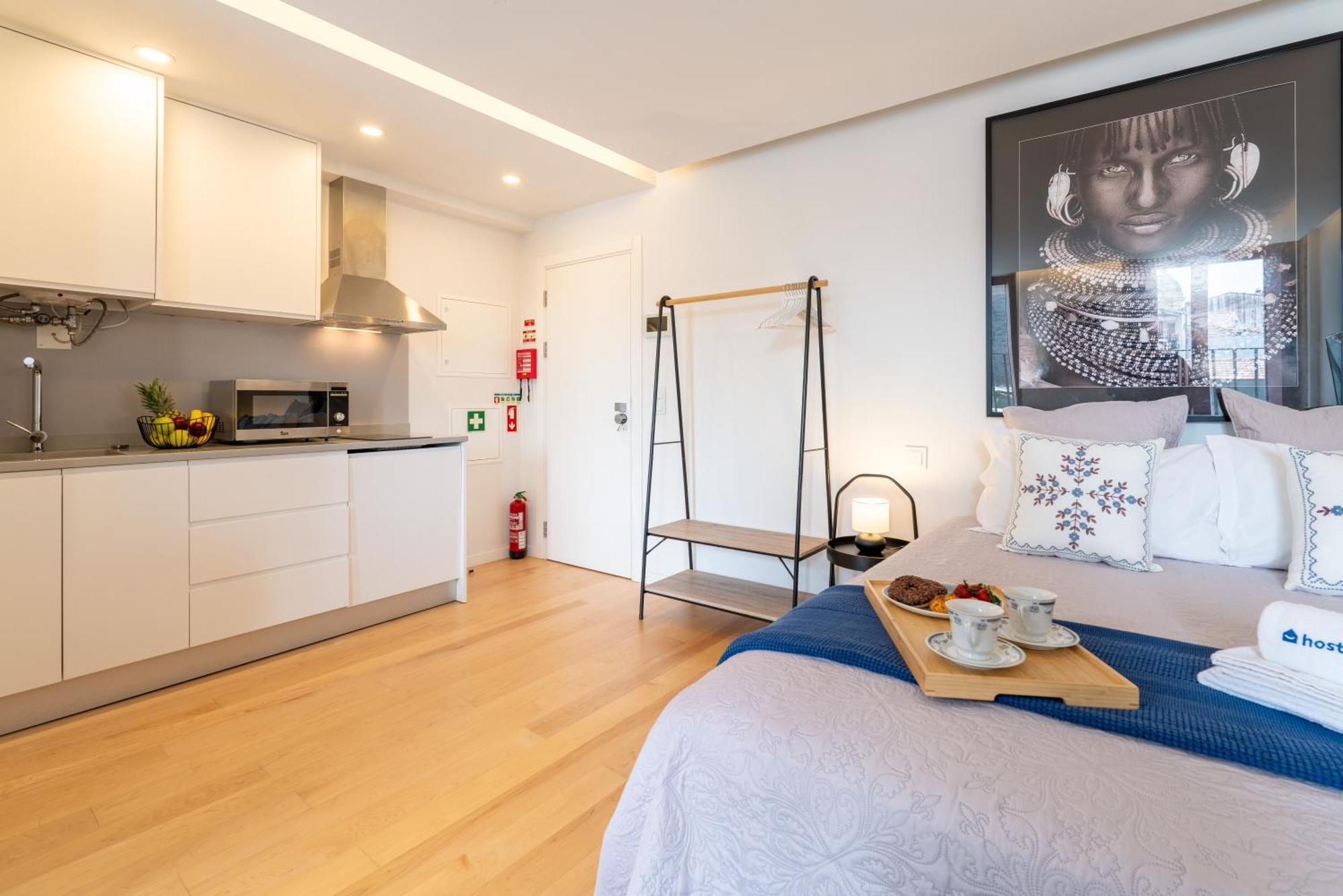 Apartment Decor - Clerigos By Host Wise Porto