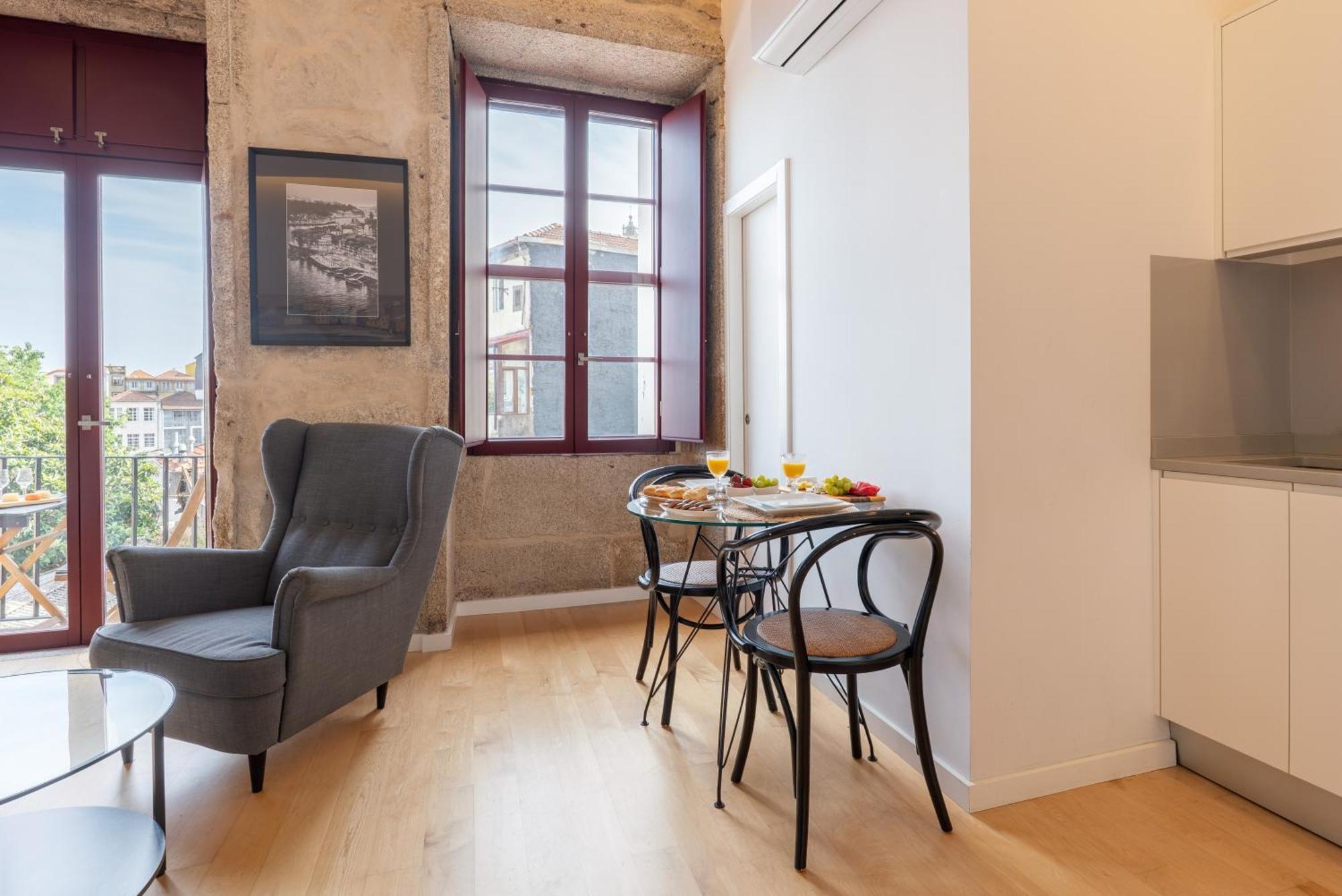 Decor - Clerigos By Host Wise Porto