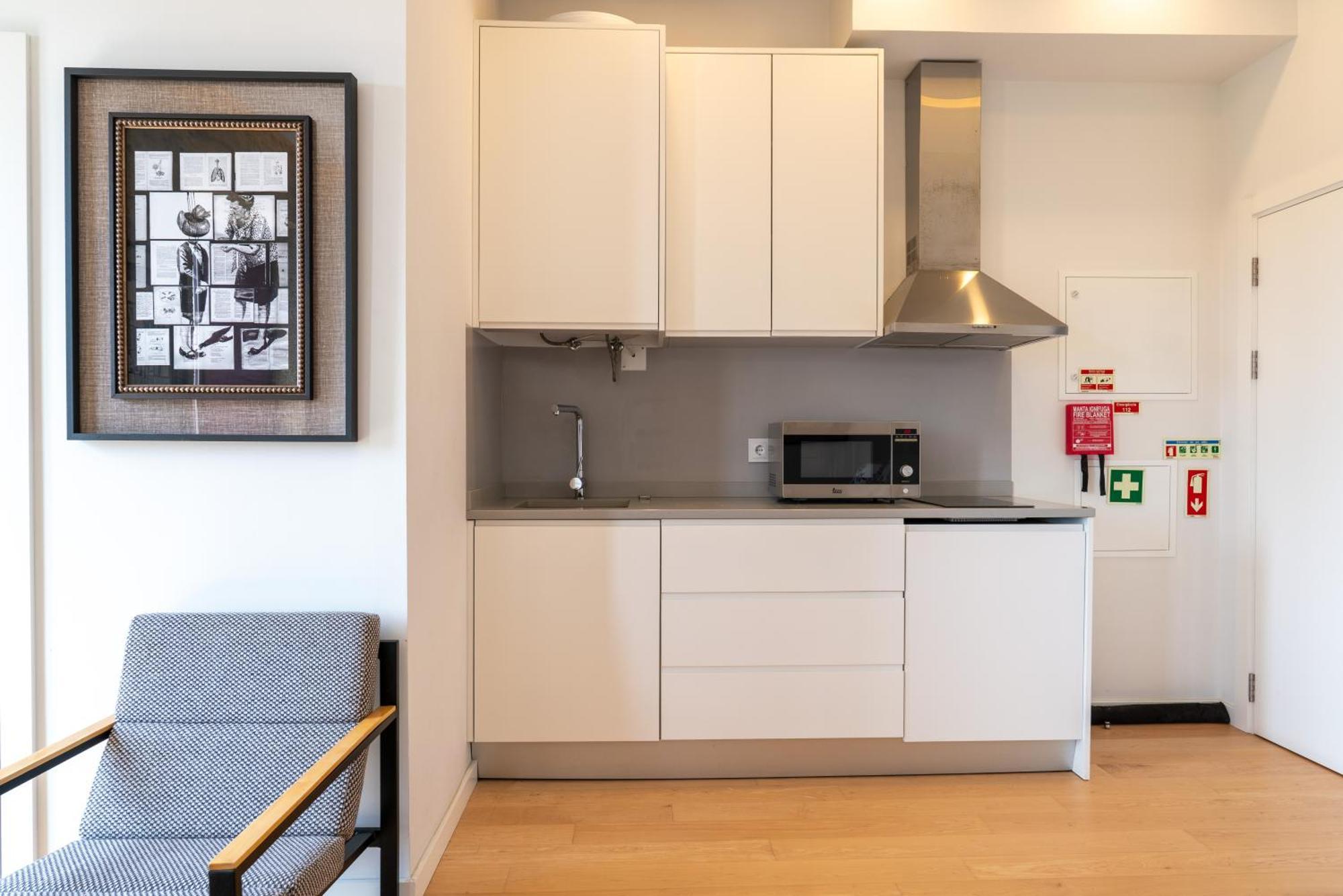 Decor - Clerigos By Host Wise Apartment Porto