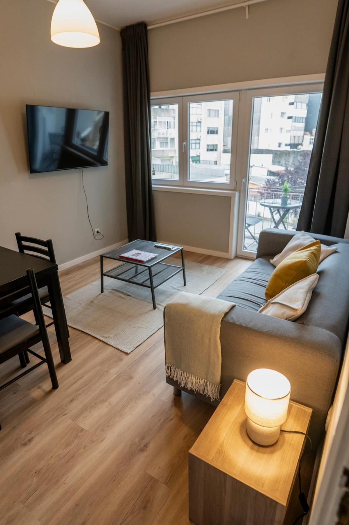3br Flat By Casa Da Música, Central, Sleeps 6, 2d Apartment *