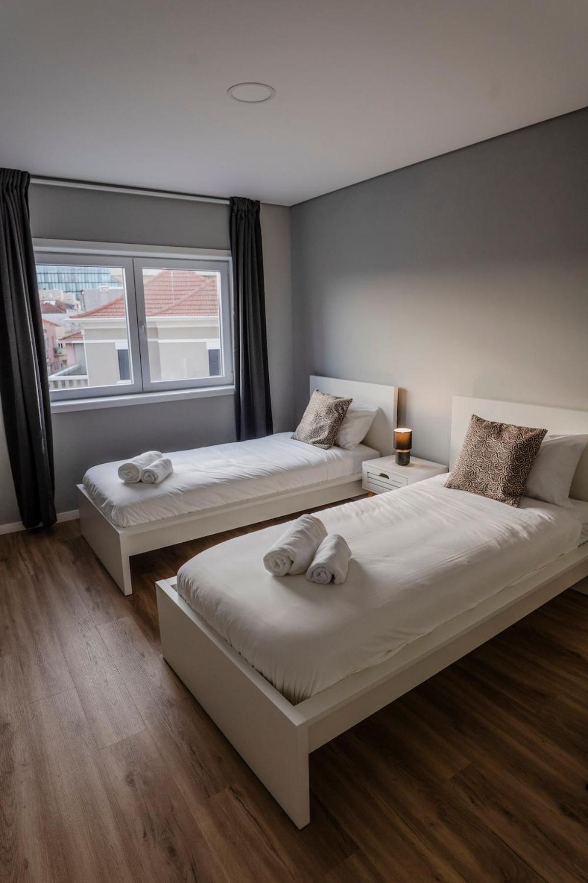 3br Flat By Casa Da Música, Central, Sleeps 6, 2d Apartment