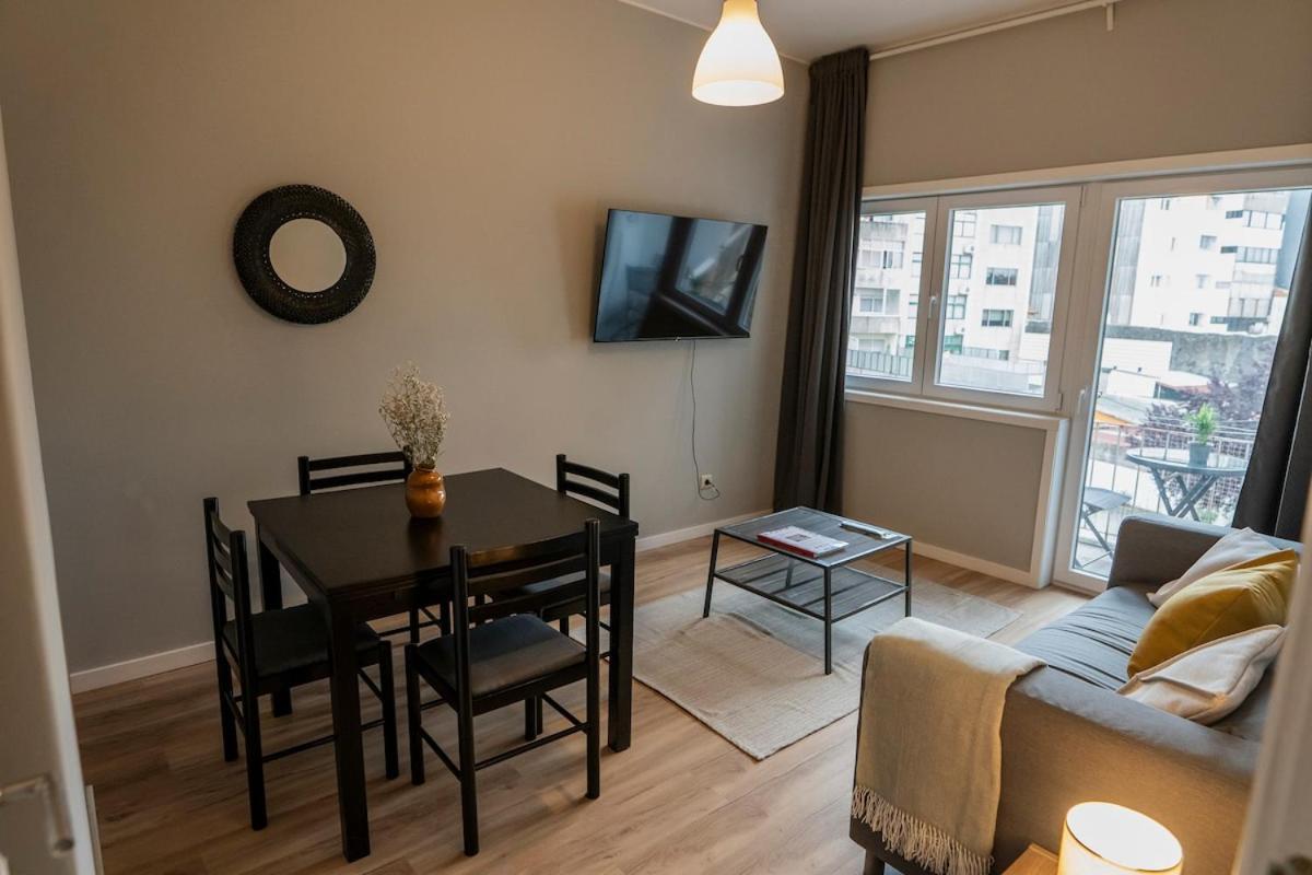 3br Flat By Casa Da Música, Central, Sleeps 6, 2d Apartment