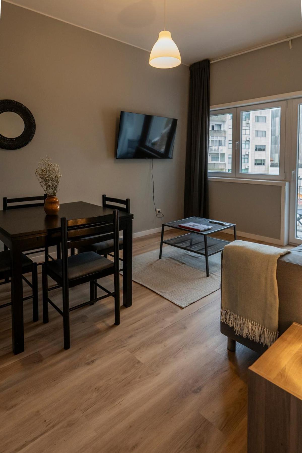 3br Flat By Casa Da Música, Central, Sleeps 6, 2d