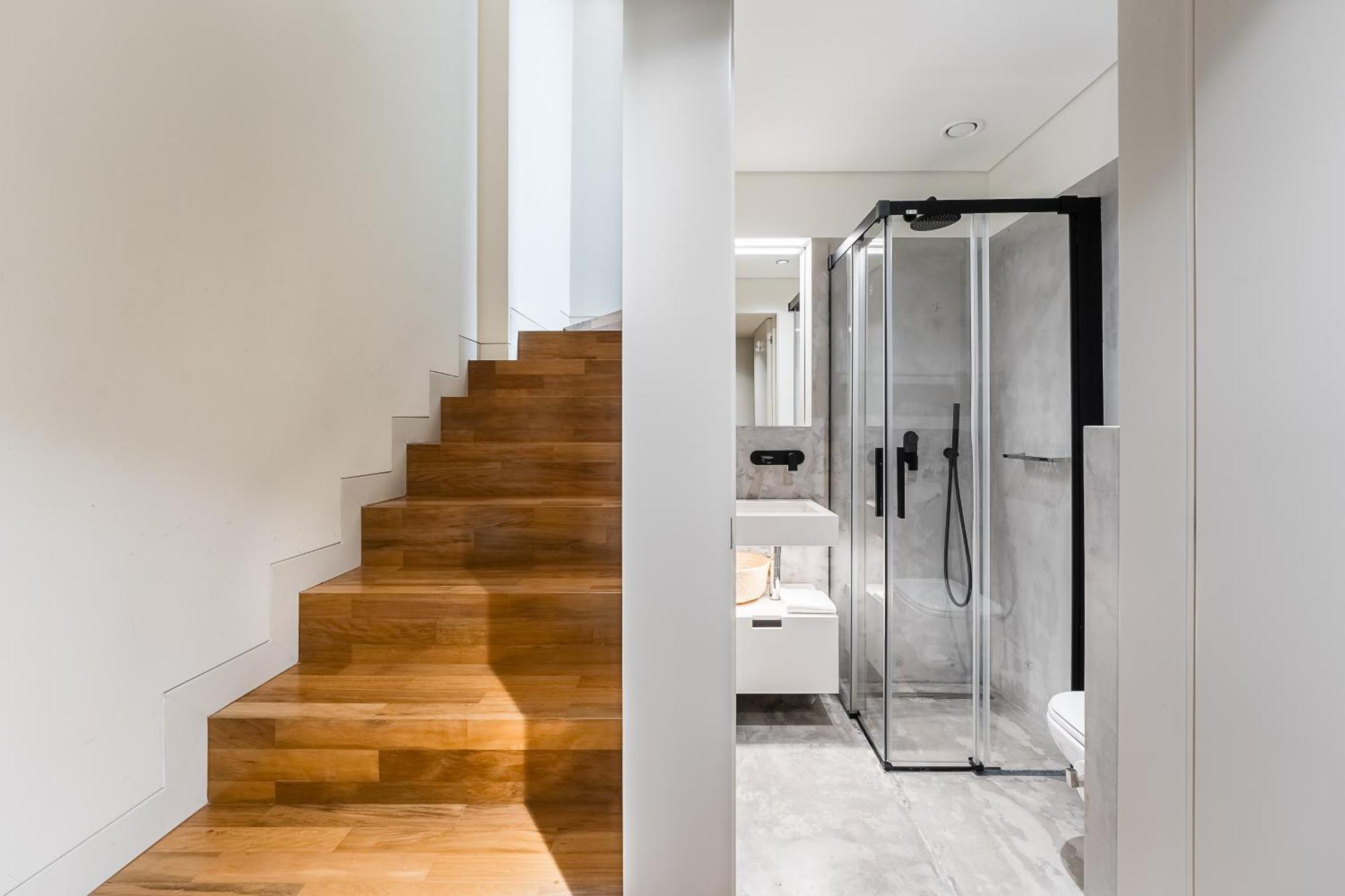 Elegant Duplex In Downtown Apartment